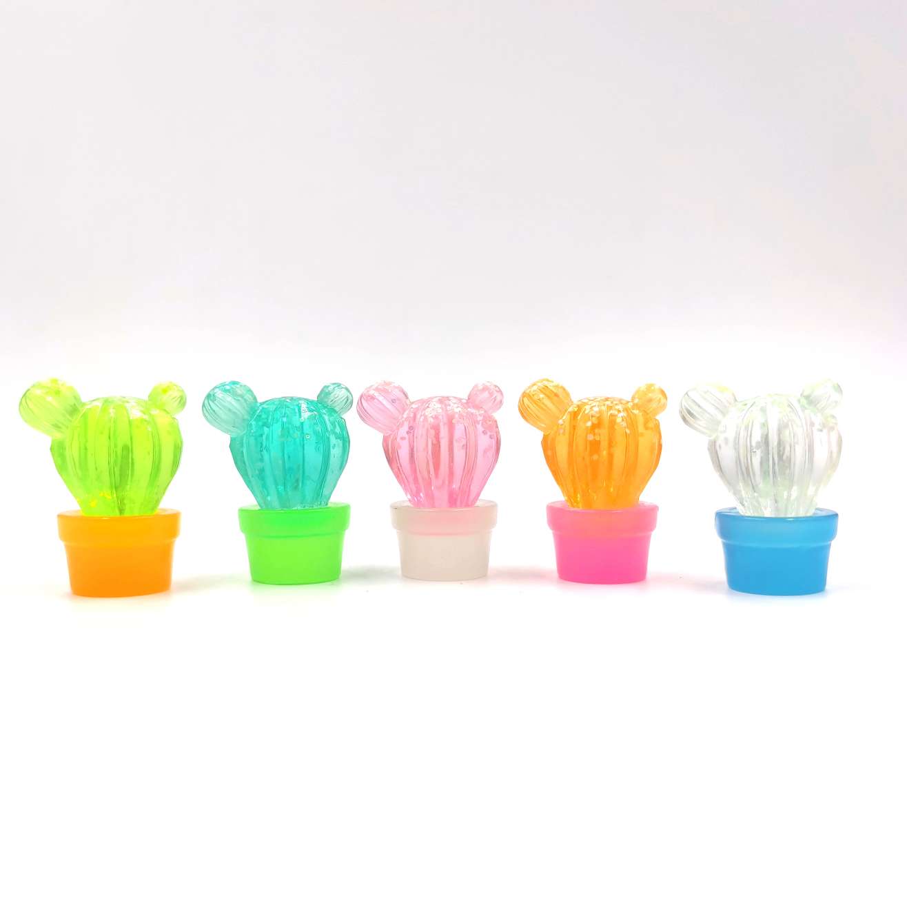 New best-selling simulation toy cactus ball pendant, decorative item, car miniature landscape resin accessory, luminous effect convenience store details Picture