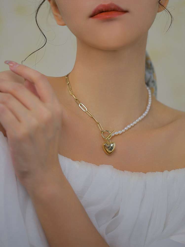  艳炟珍珠项链桃心轻奢小众设计感气质个性金属拼接爱心吊坠锁骨链产品图