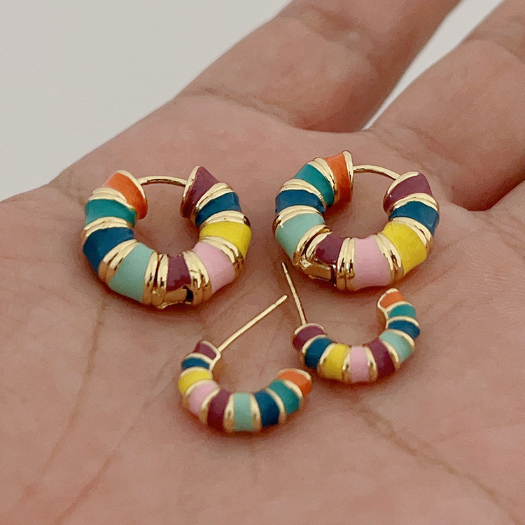Colorful oil-dripping metal earrings, a unique design for women, with a retro, individual, simple and versatile style, are fashionable and elegant earrings and earrings detail image 7