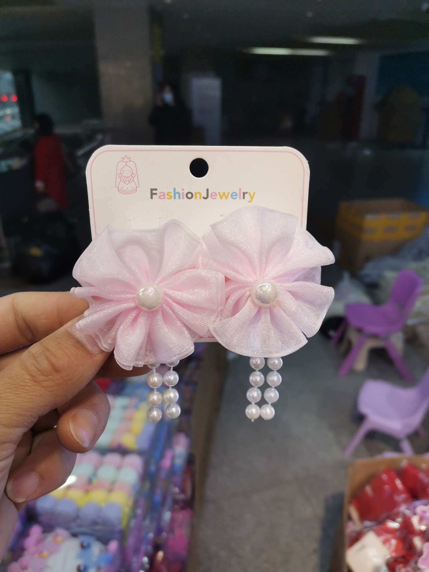 The 2022 new model of Jiarui Baby is selling like hotcakes on the Internet. The round flower double clip pearl press clip is a bestseller