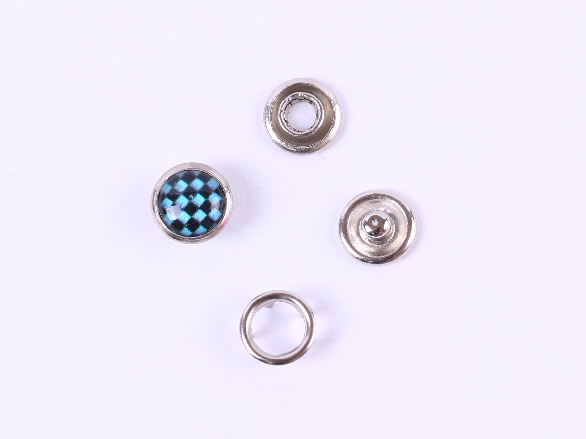 【 Chaoshicheng 】 Factory direct sales of metal snap fasteners, five-prong fasteners, four-prong fasteners, color pearlescent five-prong fasteners Application Scenario