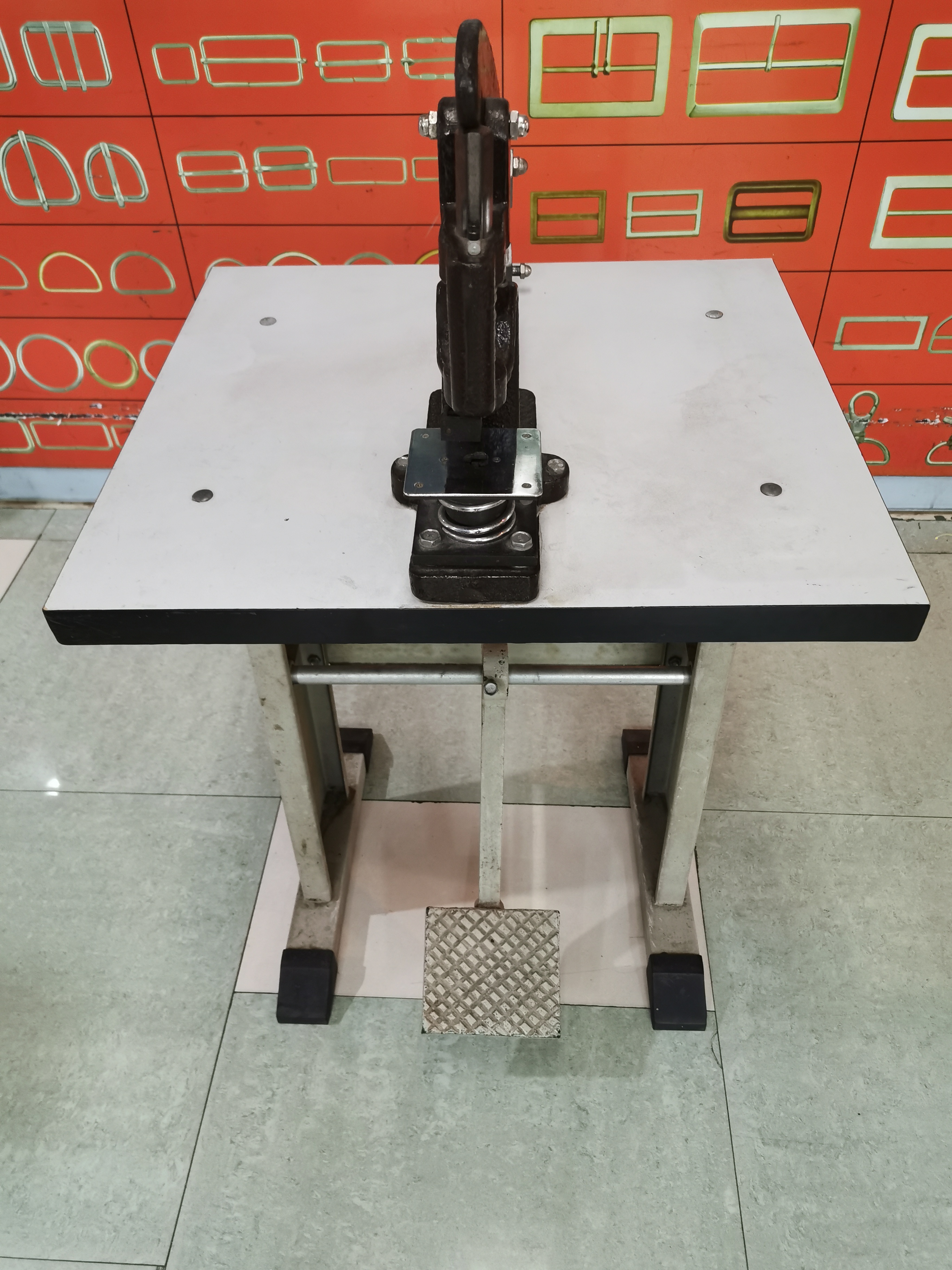 机器/ 裤钩脚踩机器/厂家直销产品图