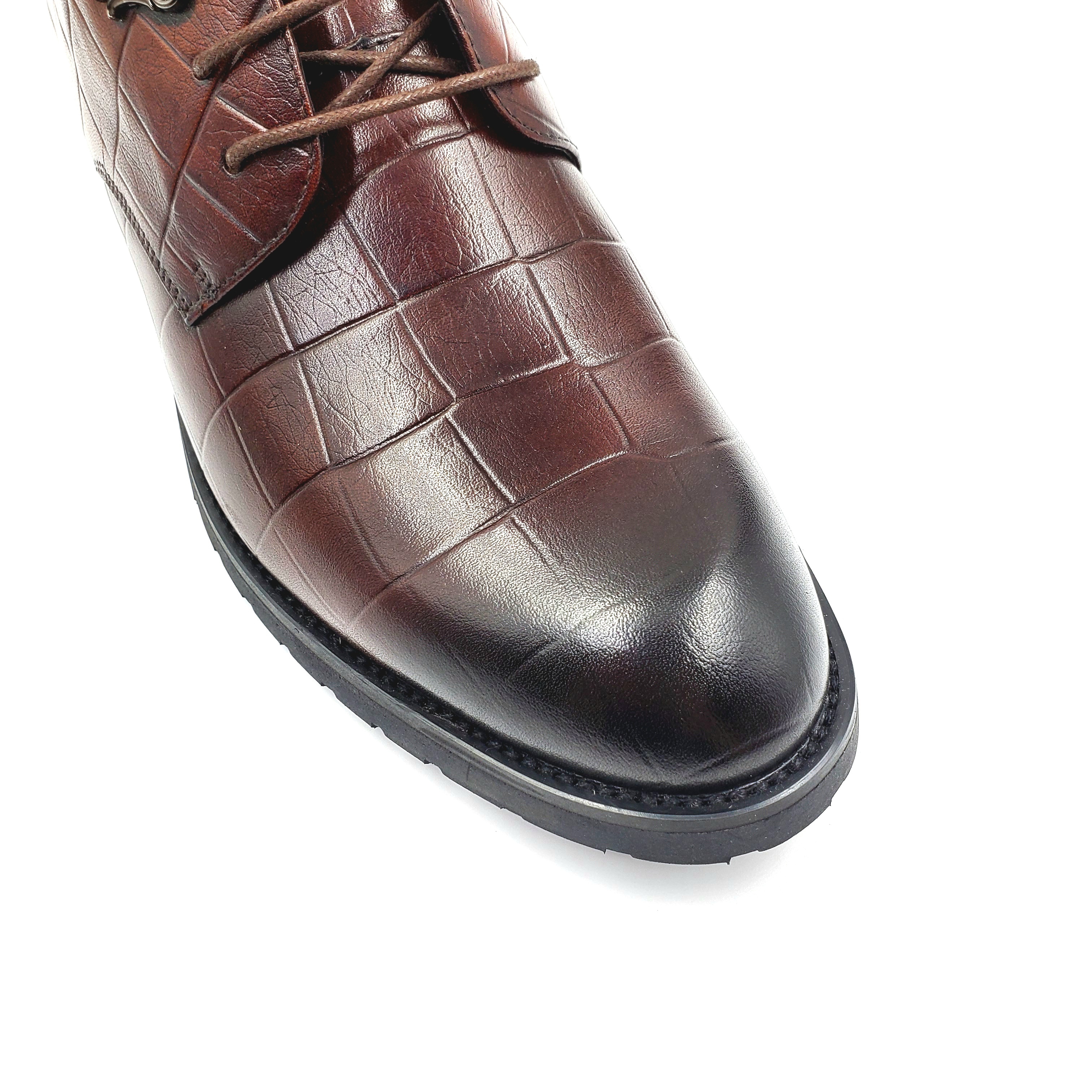 Men's leather shoes with soft soles, red and brown casual shoes, Anglo-designed business formal work men's shoes Application Scenario