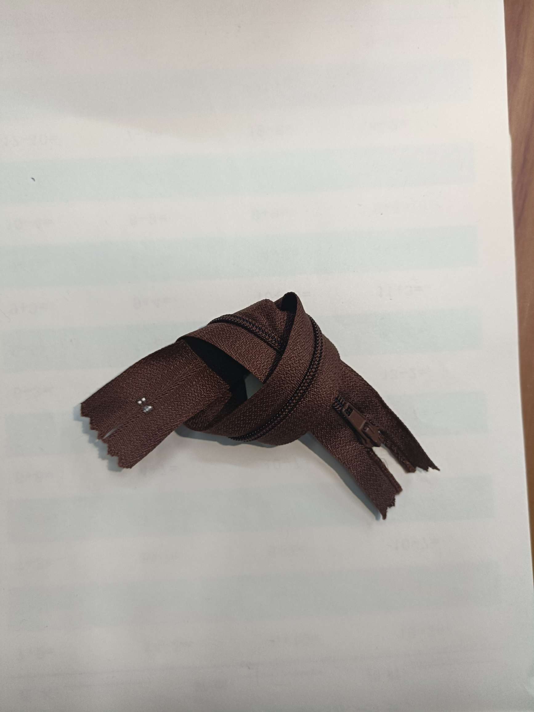 服装辅料拉链4.2双针自动头尼龙拉链详情图4