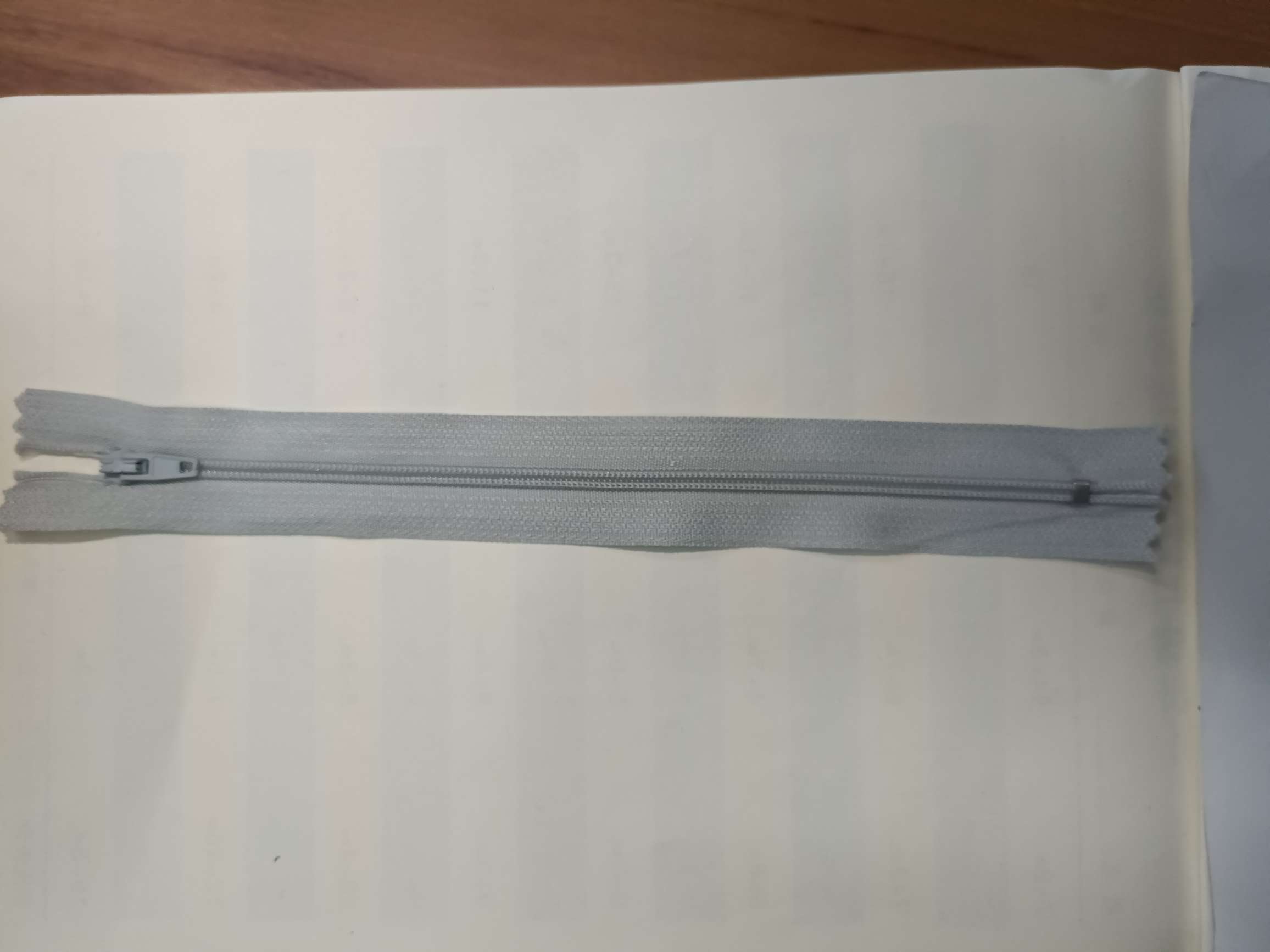 服装辅料拉链4.2双针自动头尼龙拉链详情15