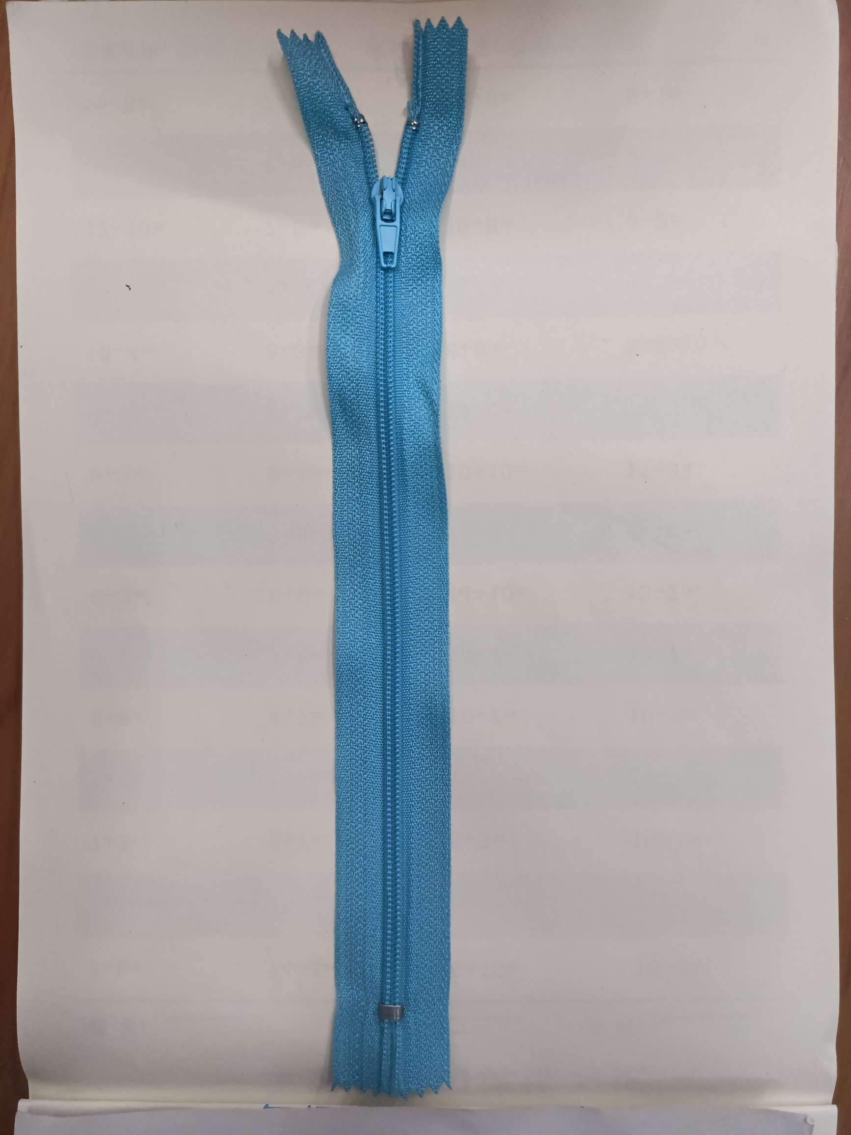 服装辅料拉链4.2双针自动头尼龙拉链详情6