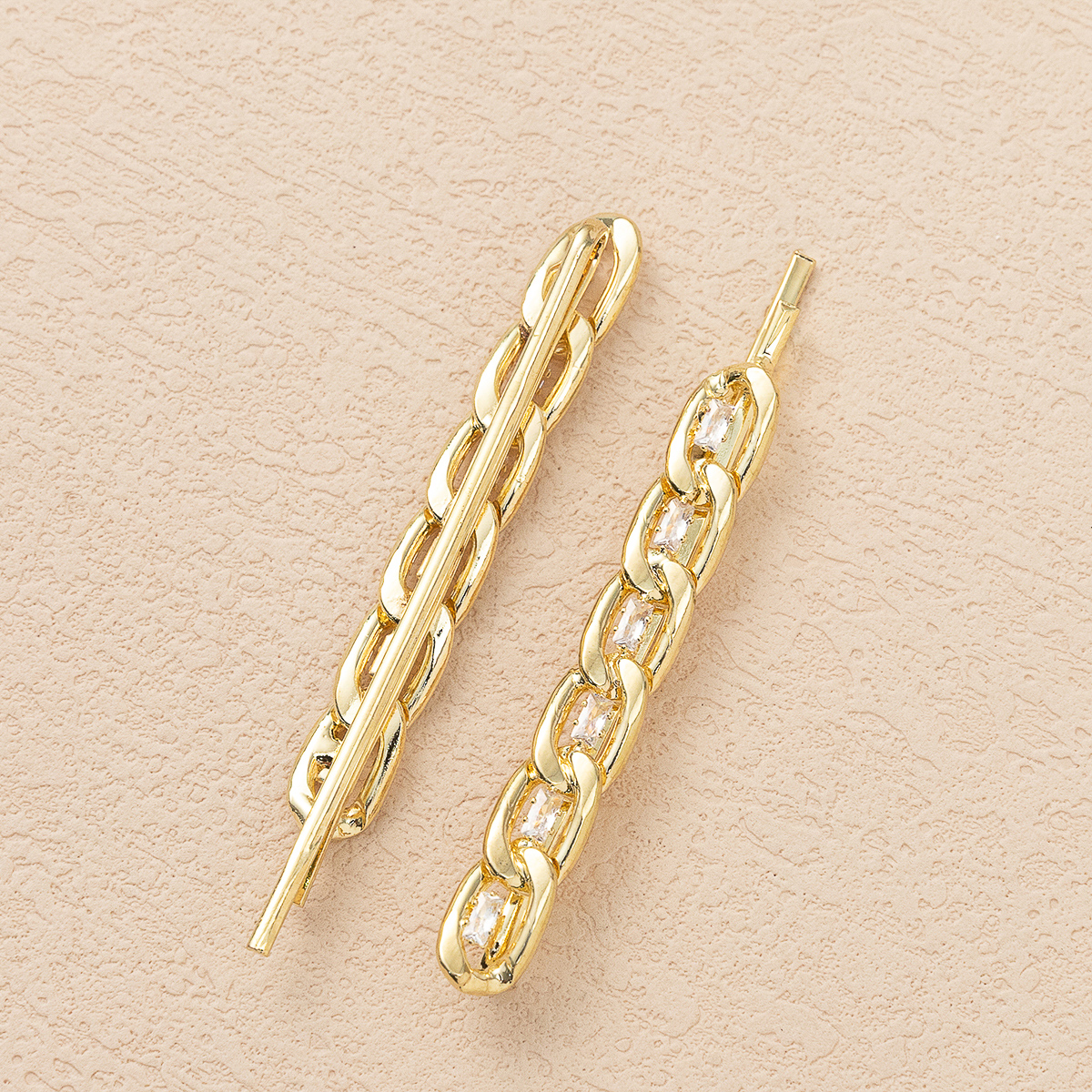 Popular accessories: hair clips and chains Application Scenario