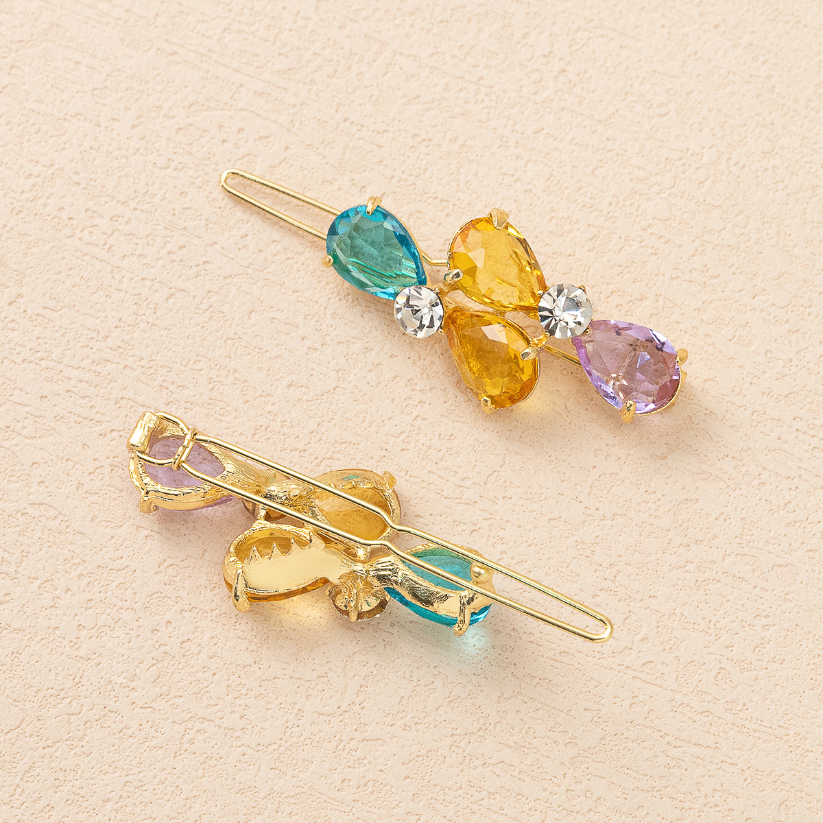 Popular accessories: Hair clips, glass, and colorful Application Scenario