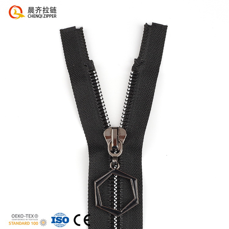3 types of down jackets, cotton-padded jackets and bags made of plastic steel with single zippers, made of 8# resin corn kernels and oil Application Scenario