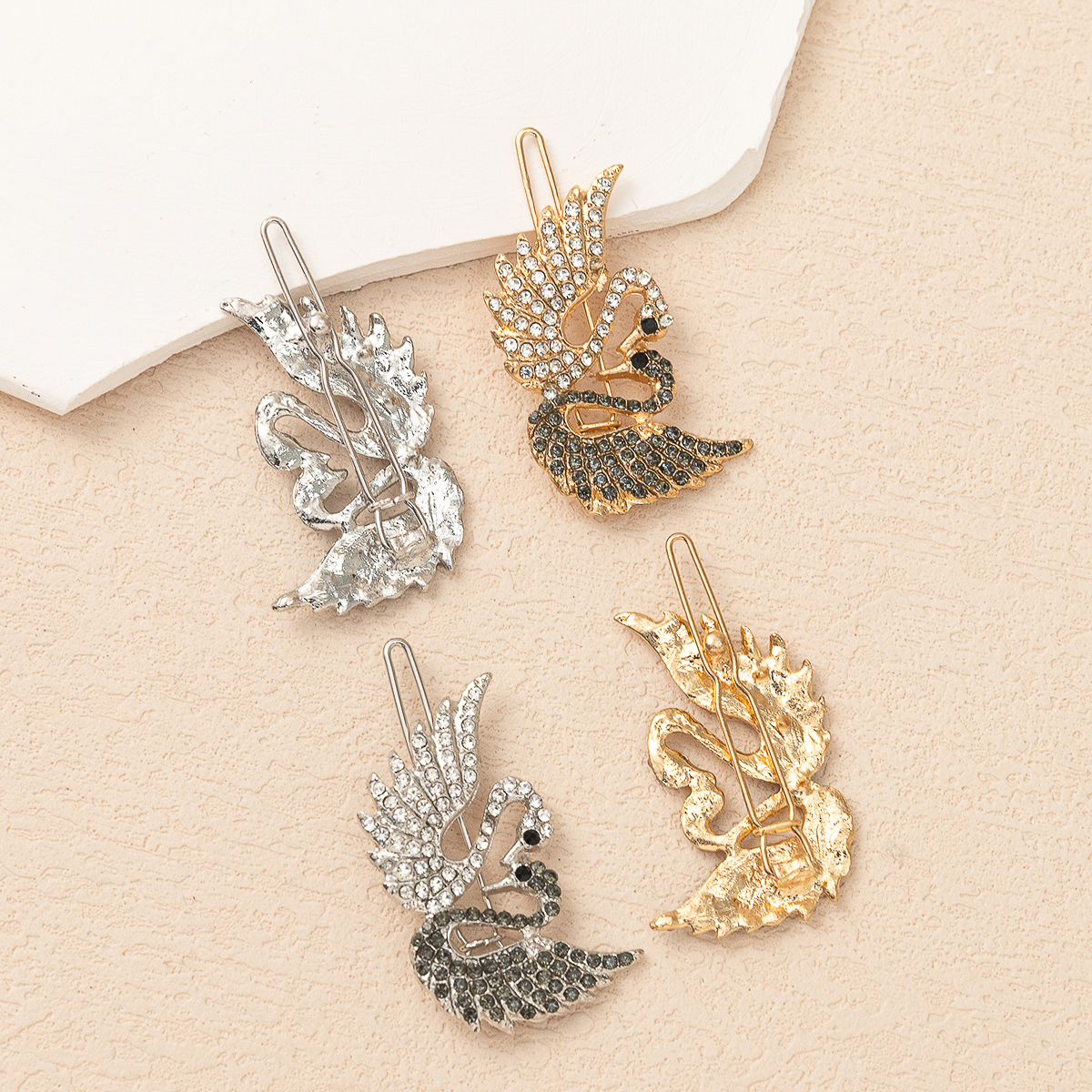 Four pieces of popular accessory swan hair clips Specification image