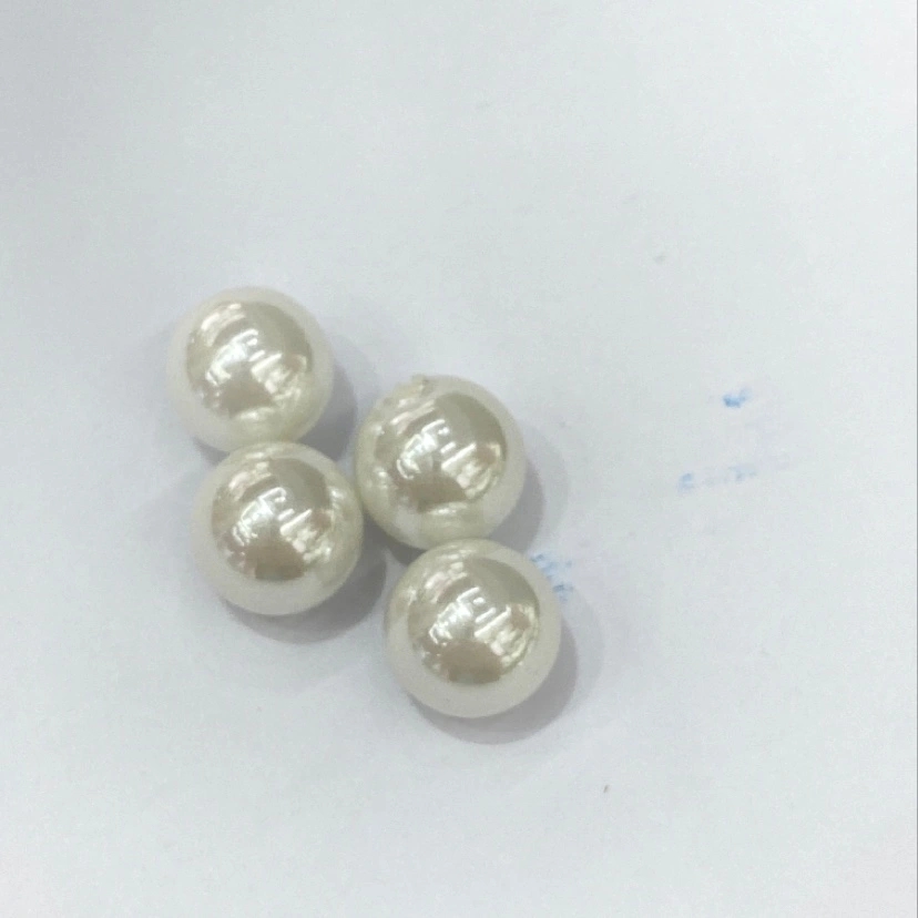 Tamaño medio perlas de vidrio simple atmósfera versátil ropa joyería accesorios Application Scenario