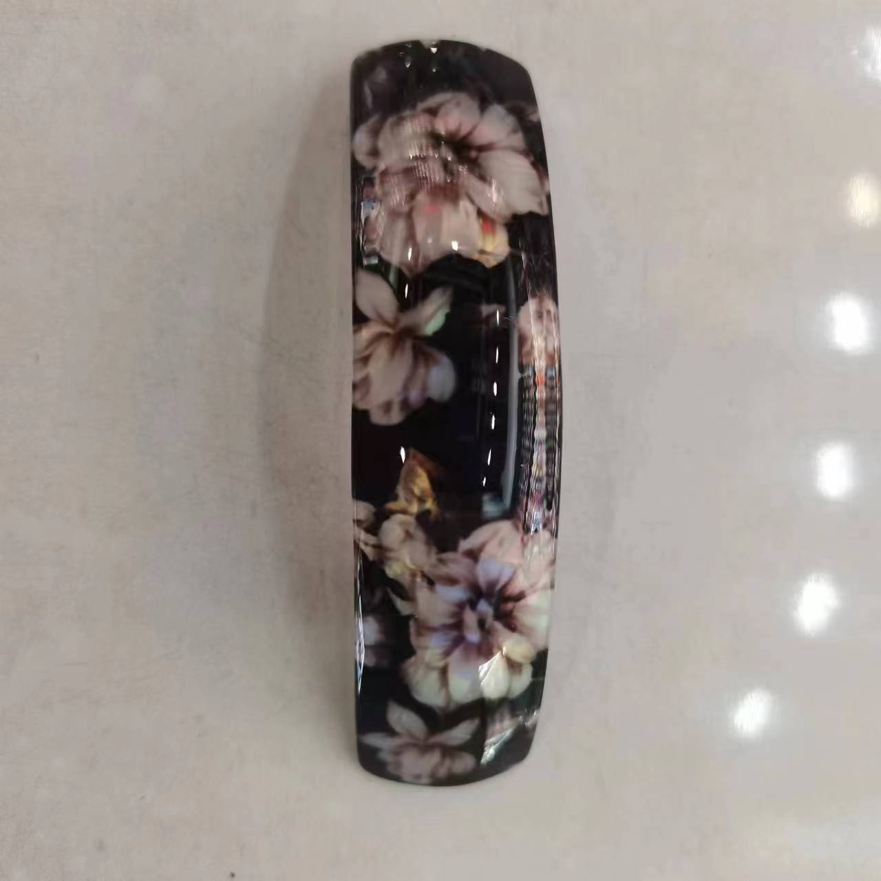 [伊莎饰品]  亚克力材质时尚 流行 气质 简约风 一字夹 发夹 弹簧夹 中号头饰{12个装 }  产品型号：215