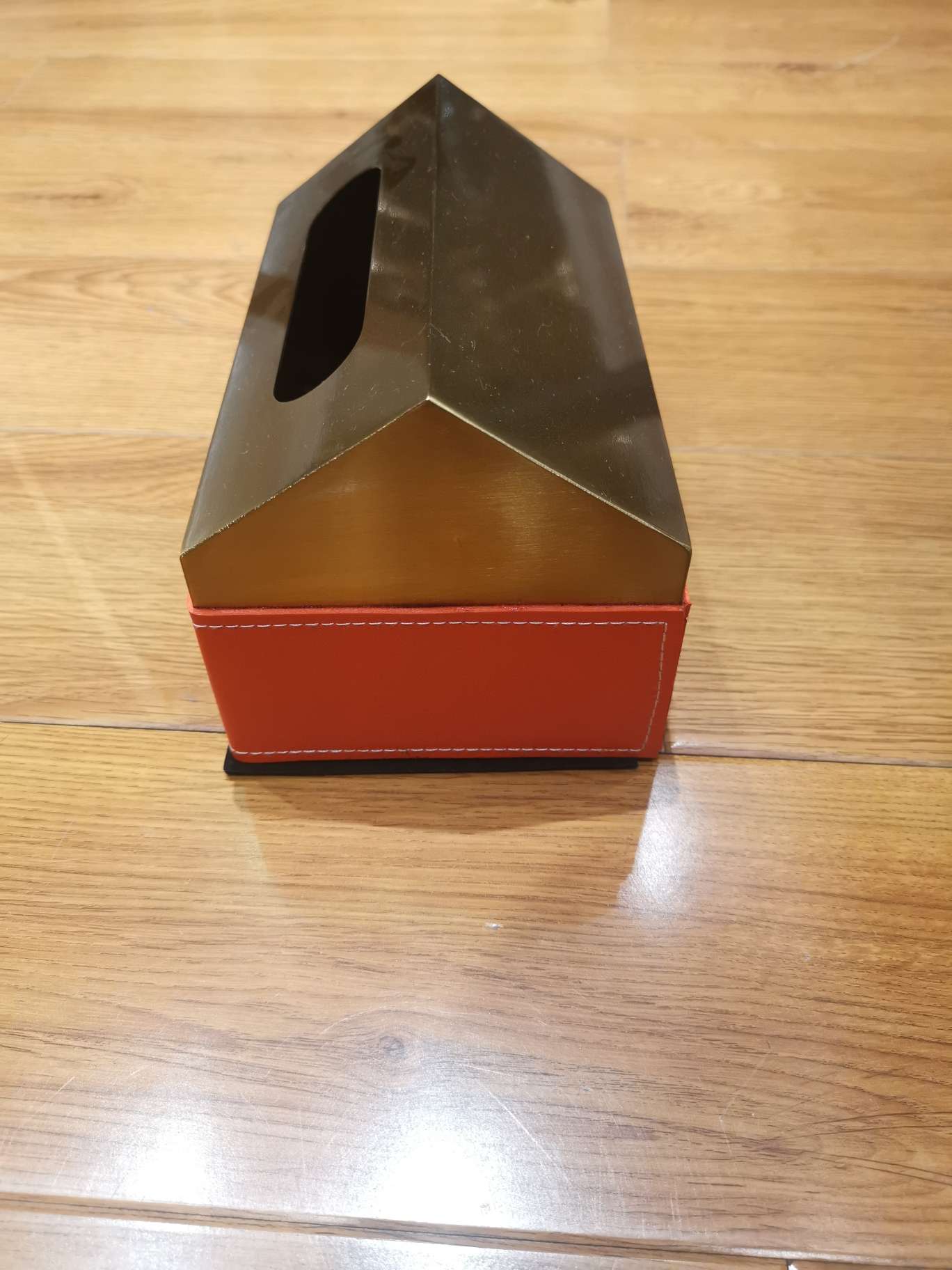 皮革纸巾盒产品图