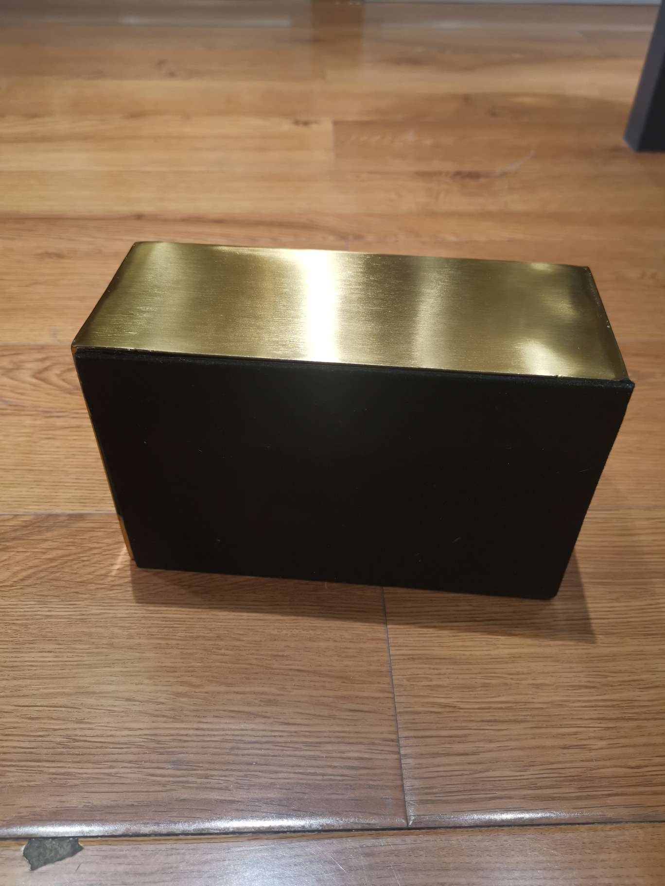 金属工艺品实物图