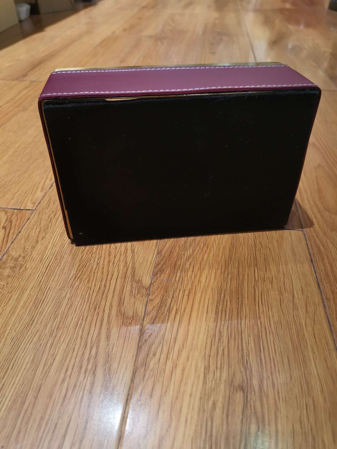 皮革纸巾盒产品图