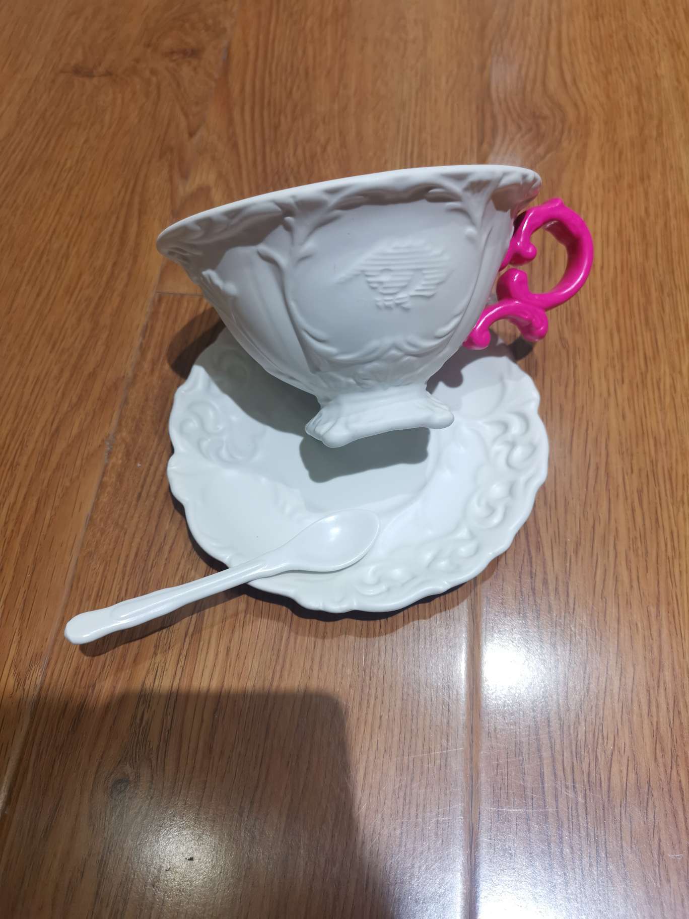 陶瓷杯碟产品图
