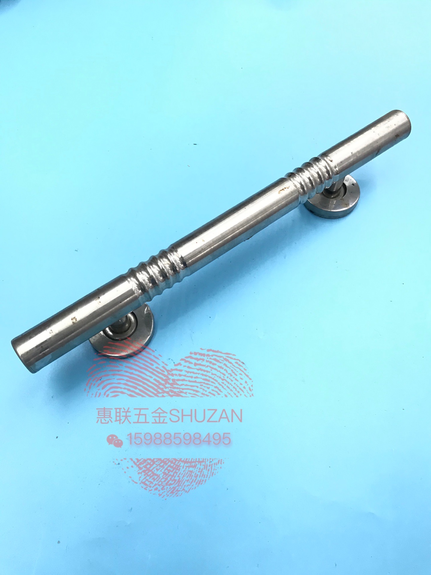 Shuzan is a well-known brand of stainless steel glass door handles with ice crack patterns, European-style door handles, adjustable hole spacing, and door hardware accessories Application Scenario