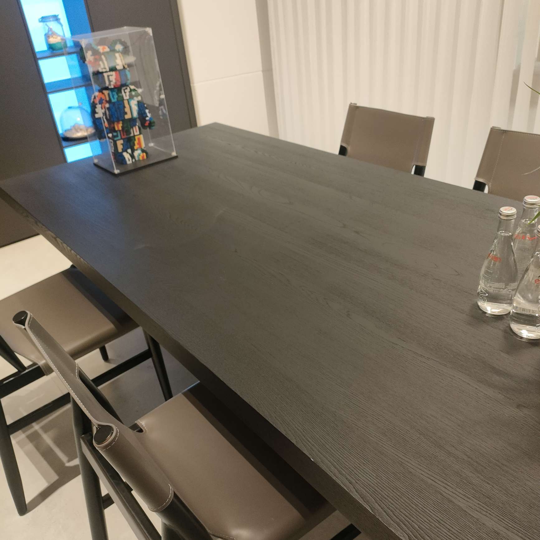 耀居家具全屋定制现代轻奢风橡木皮餐桌