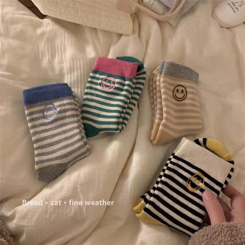 志明袜行--z女秋冬 中筒袜女 日系纯色 条纹袜ins潮 束口运动袜 黑白色长筒袜11