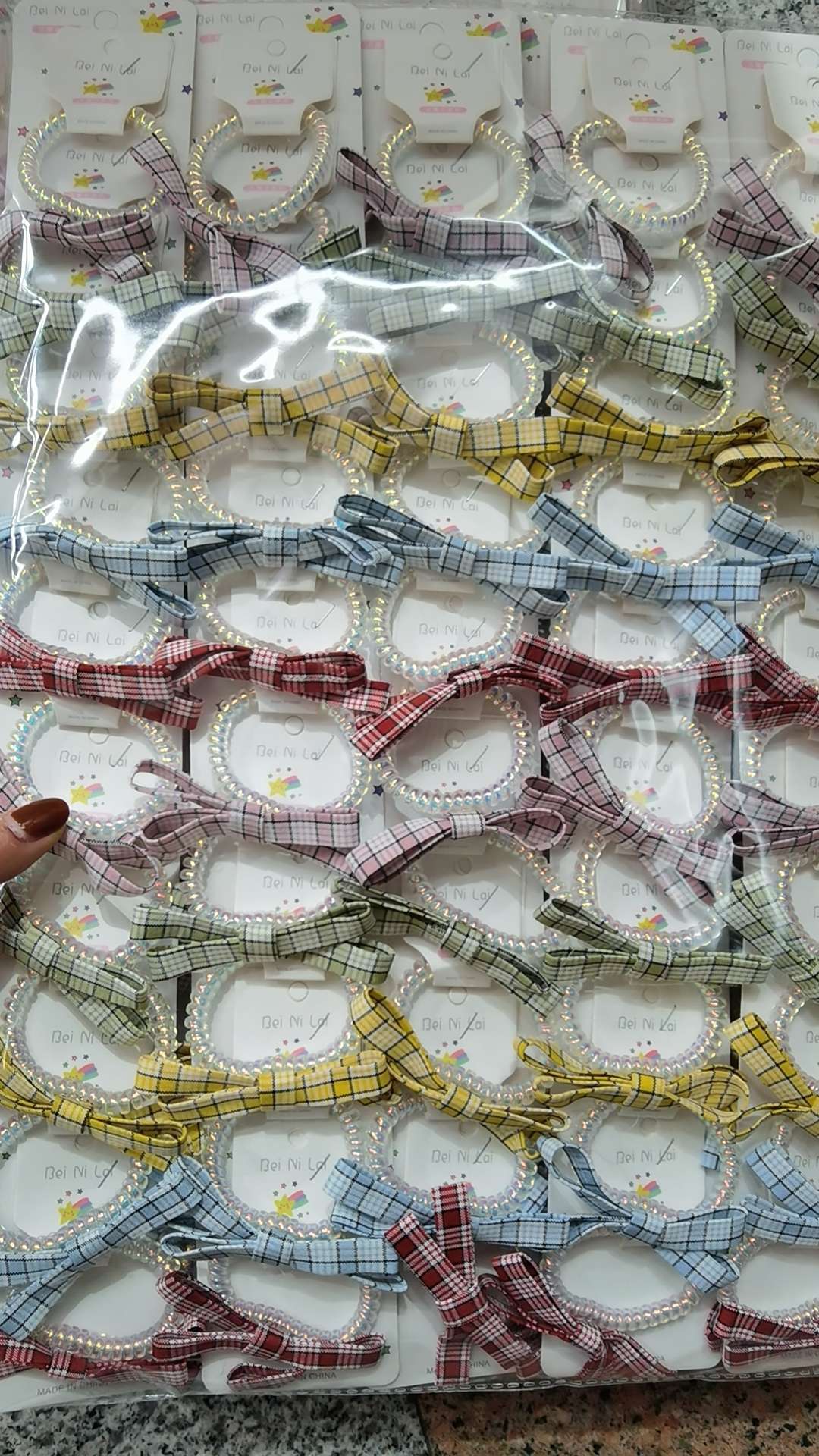 贝妮莱流行饰品之电话线加布艺小领结发束手链两用款