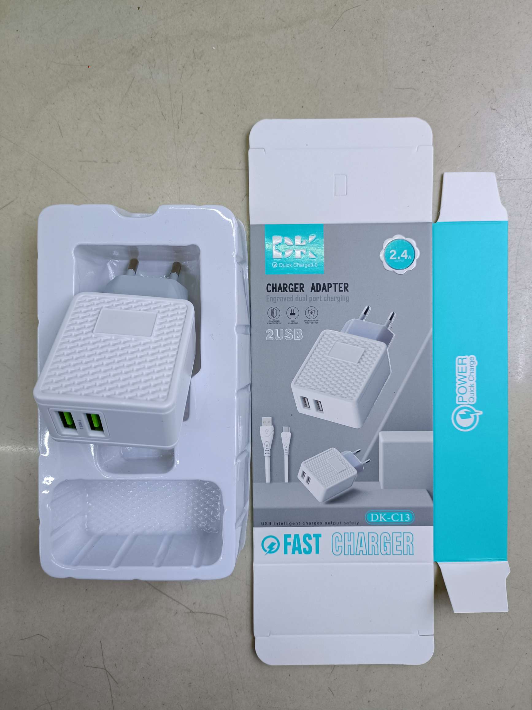 Two usb interface chargers DK-C04/C11/C12/C13/C14, two USB charging heads, Android cable, Apple cable, type-c cable Application Scenario