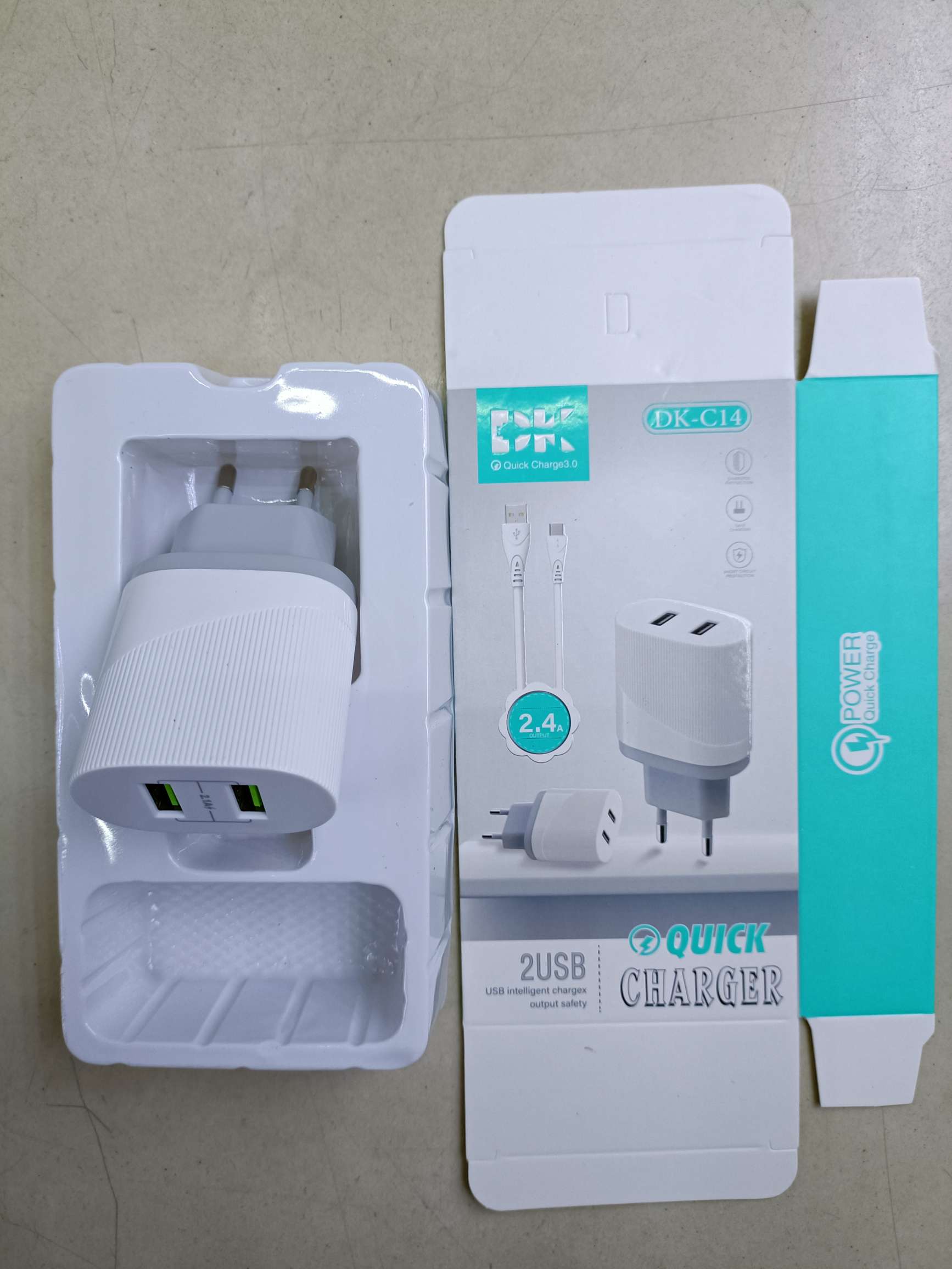 Two usb interface chargers DK-C04/C11/C12/C13/C14, two USB charging heads, Android cable, Apple cable, type-c cable Item Picture