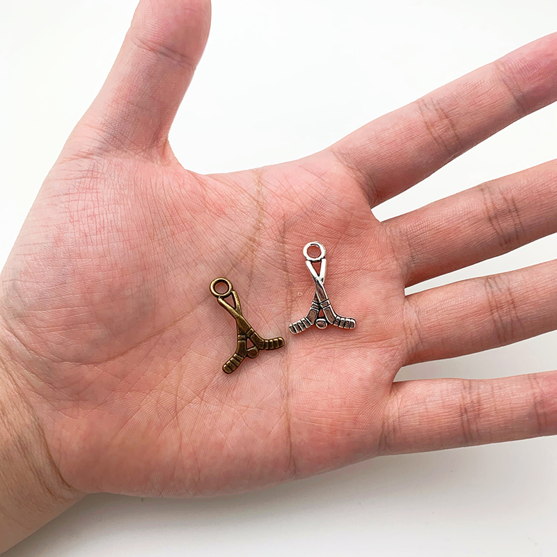 Single-hole hockey stick zinc alloy jewelry accessory Y175 Specification image