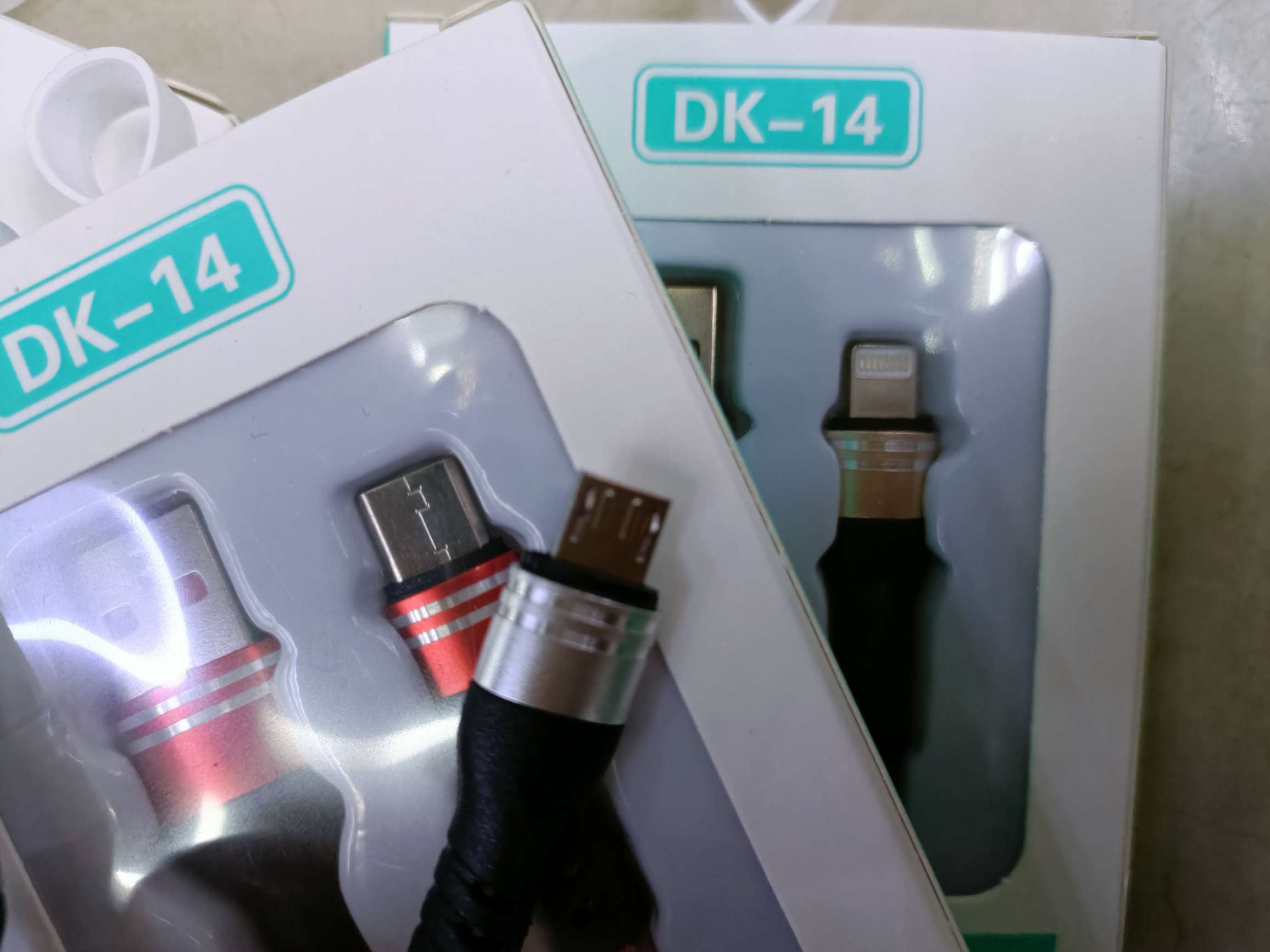 One-meter intercolor braided high-gloss data cable Item Picture