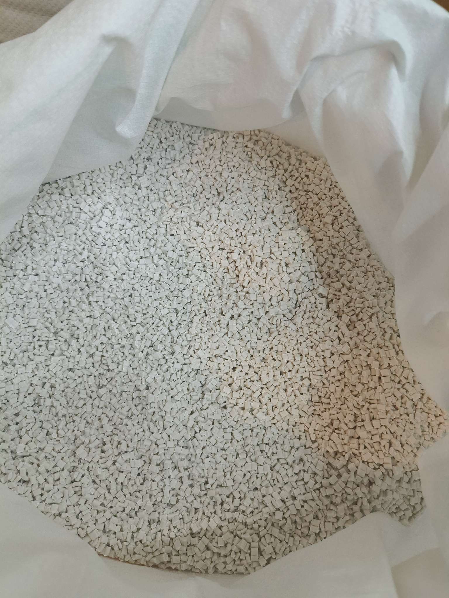 塑料粒子24号