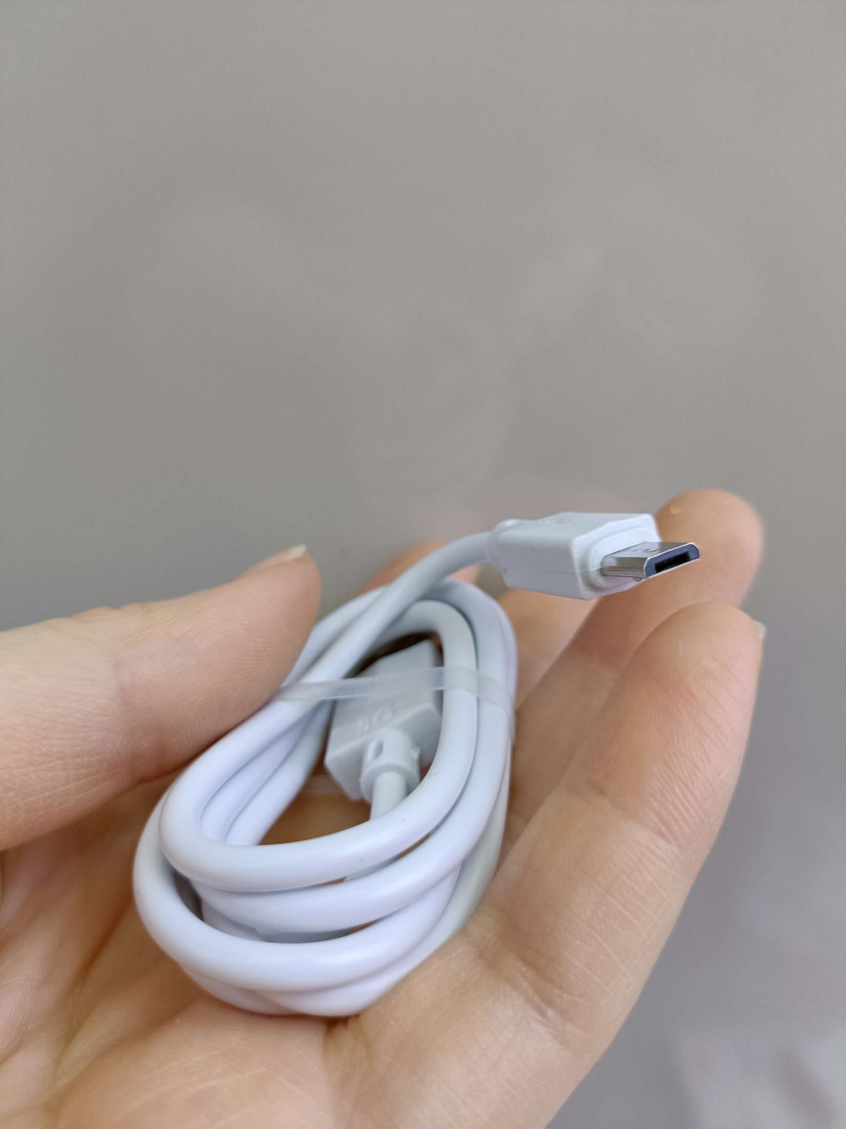 4usb charger with mobile phone data cable and European/American standard mobile phone charger detail image 14