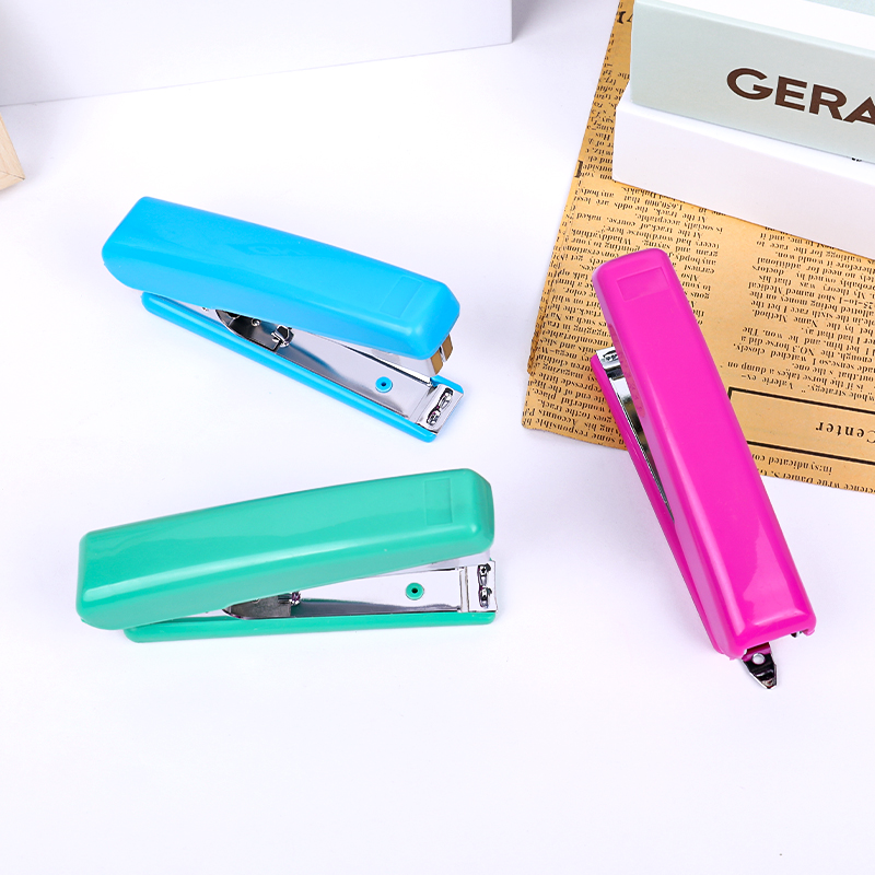 The weibo Weibo stapler comes with a built-in stapler shovel and is a multi-functional portable standard stapler for office stationery Specification image