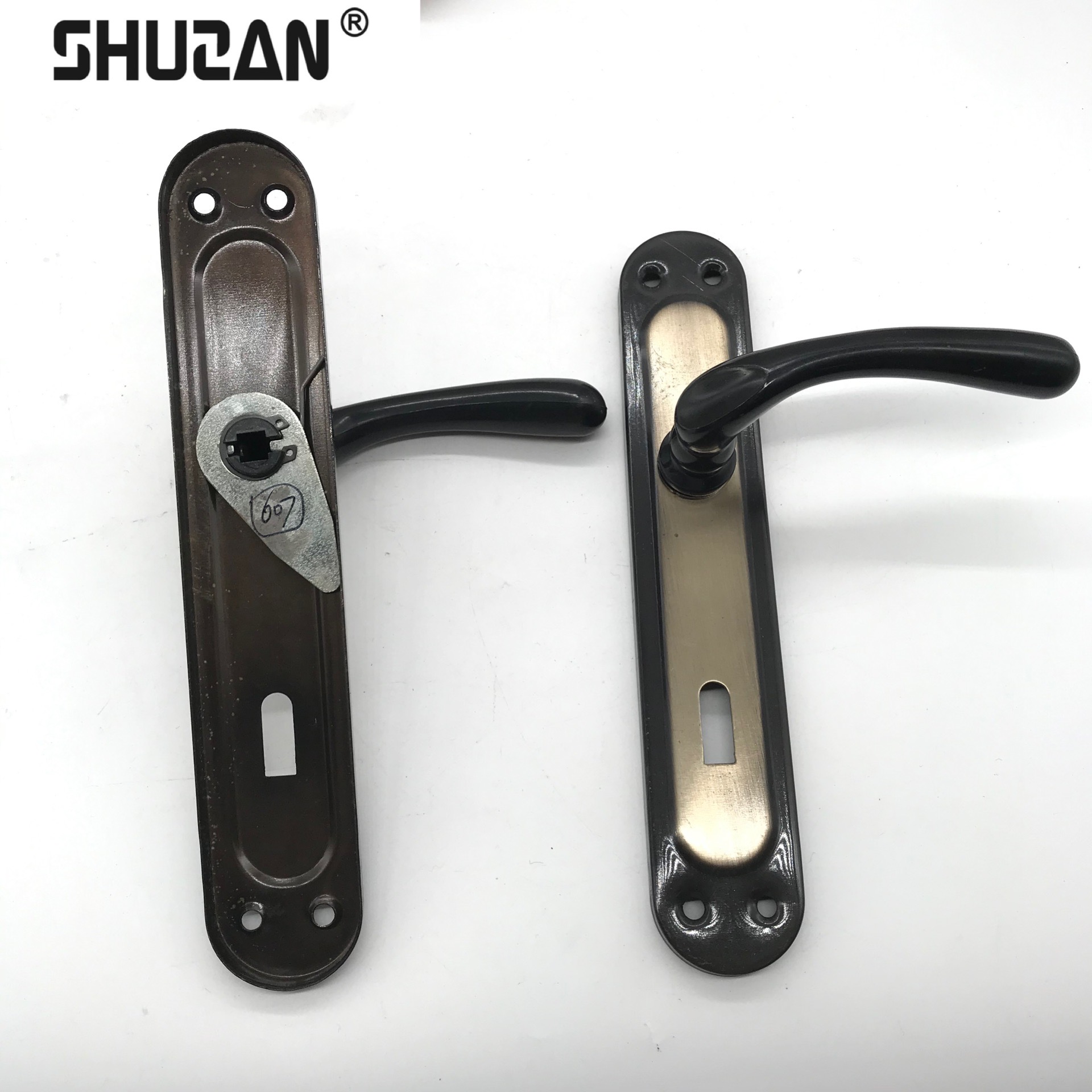 Shuzan opai cerradura de ángulo recto para puertas de casa casa orificio libre de cambios mudo split tirador de la puerta de madera del dormitorio cerradura de la puerta del dormitorio distancia del agujero ajustable estilo personalizado A301 tirador de puerta details Picture