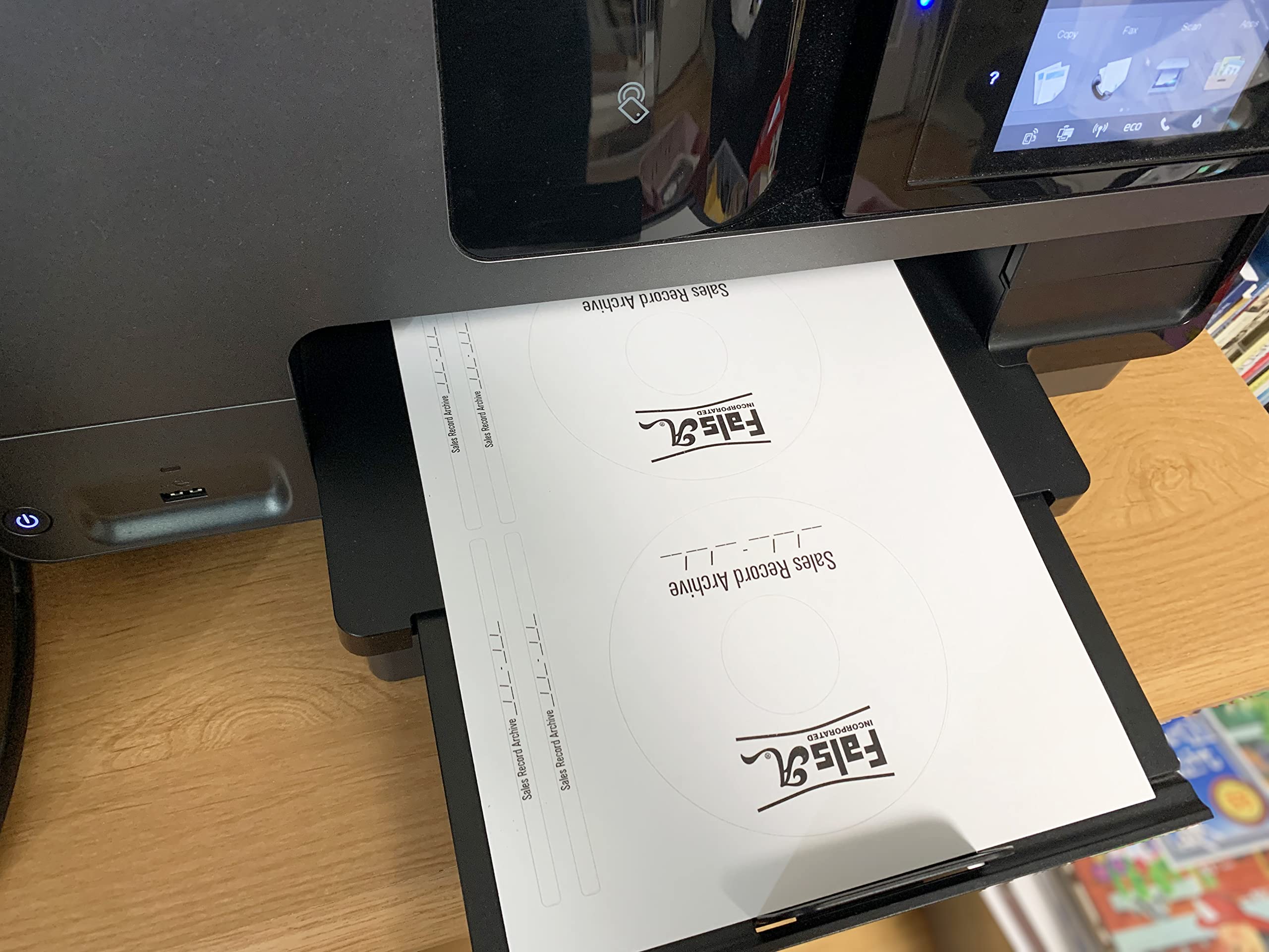DVD光盘贴/CD光盘贴/VCD光盘贴白底实物图