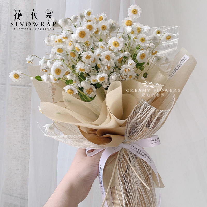 Extractable milk cotton flower wrapping paper with inner cotton paper, rose bouquet material, flower shop floral art, quick wrapping flower Application Scenario