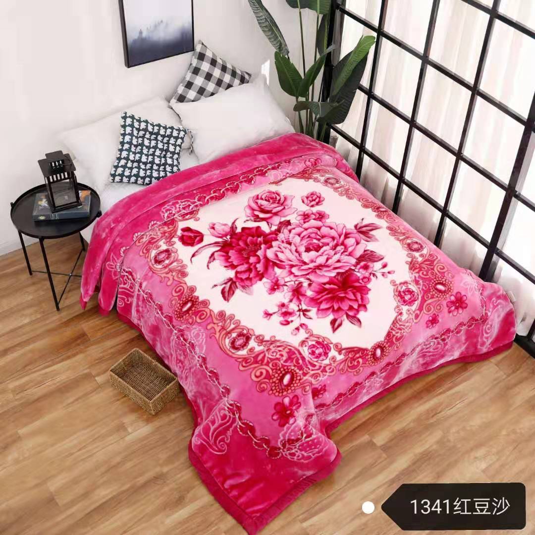 New bedding products for 2025: cloud blanket, enlarged and warm, edge embossed cloud blanket, wedding blanket, Angora blanket, wedding blanket Item Picture