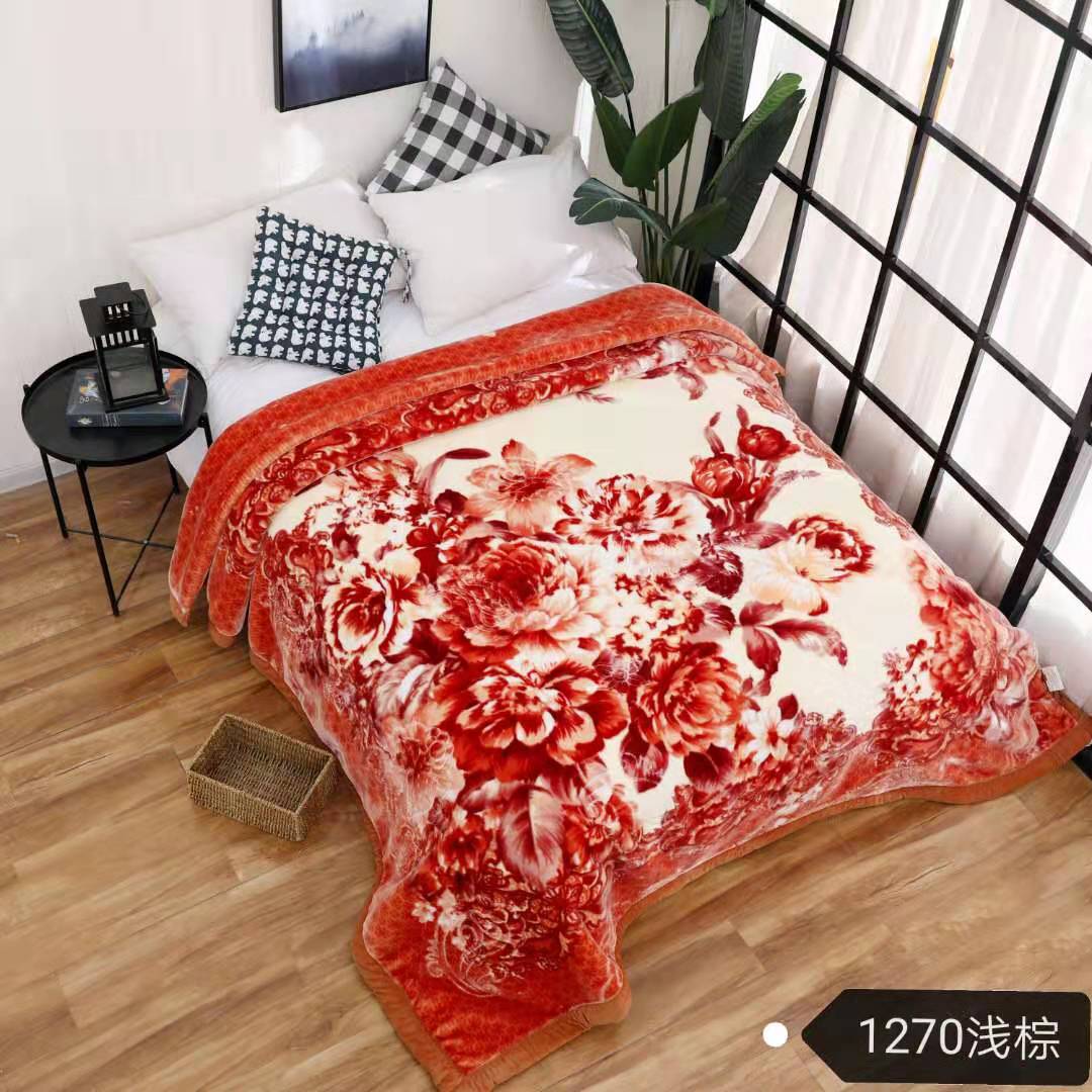 New bedding products for 2025: cloud blanket, enlarged and warm, edge embossed cloud blanket, wedding blanket, Angora blanket, wedding blanket Application Scenario