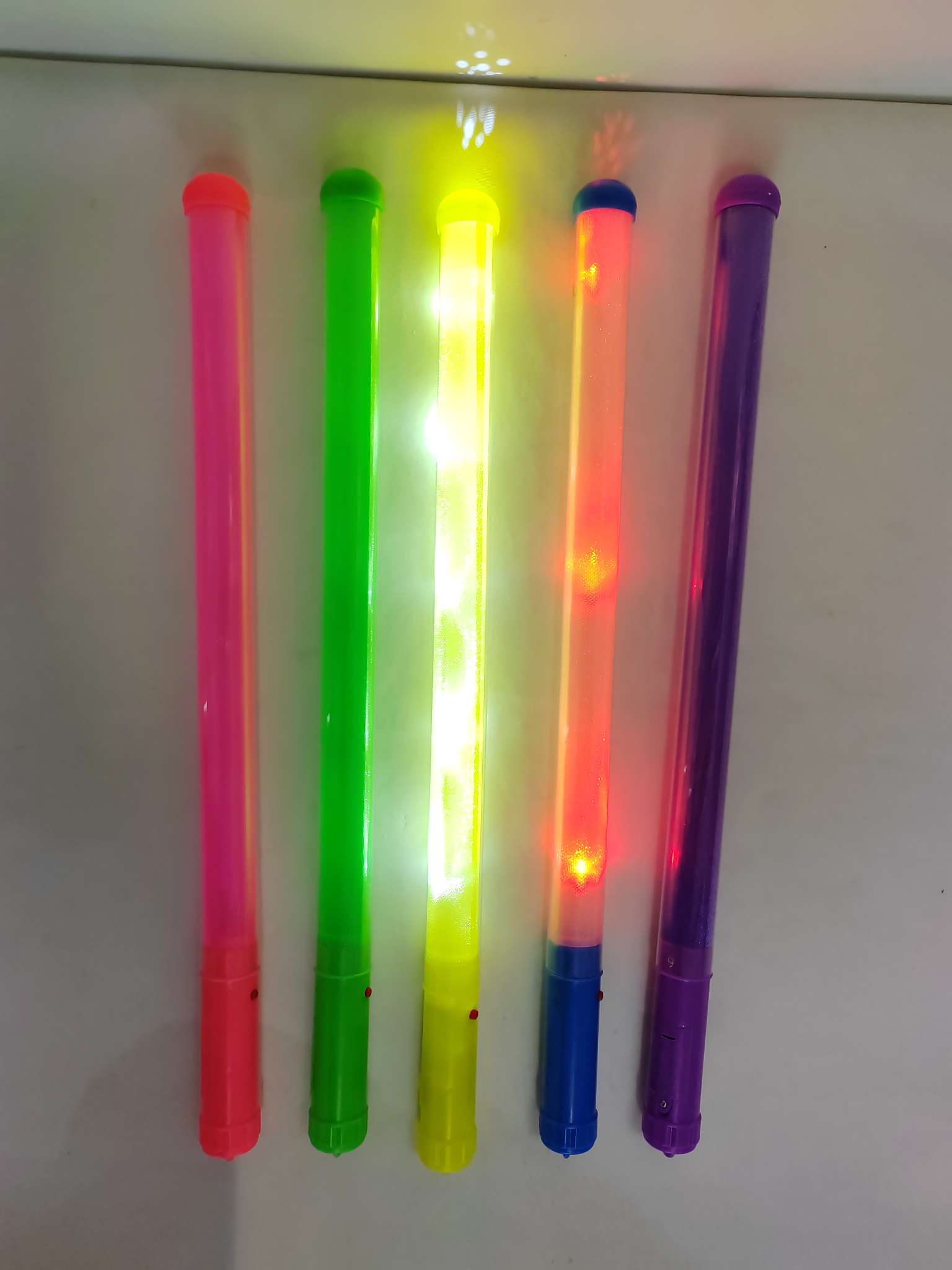 A slender hollow flash stick details Picture