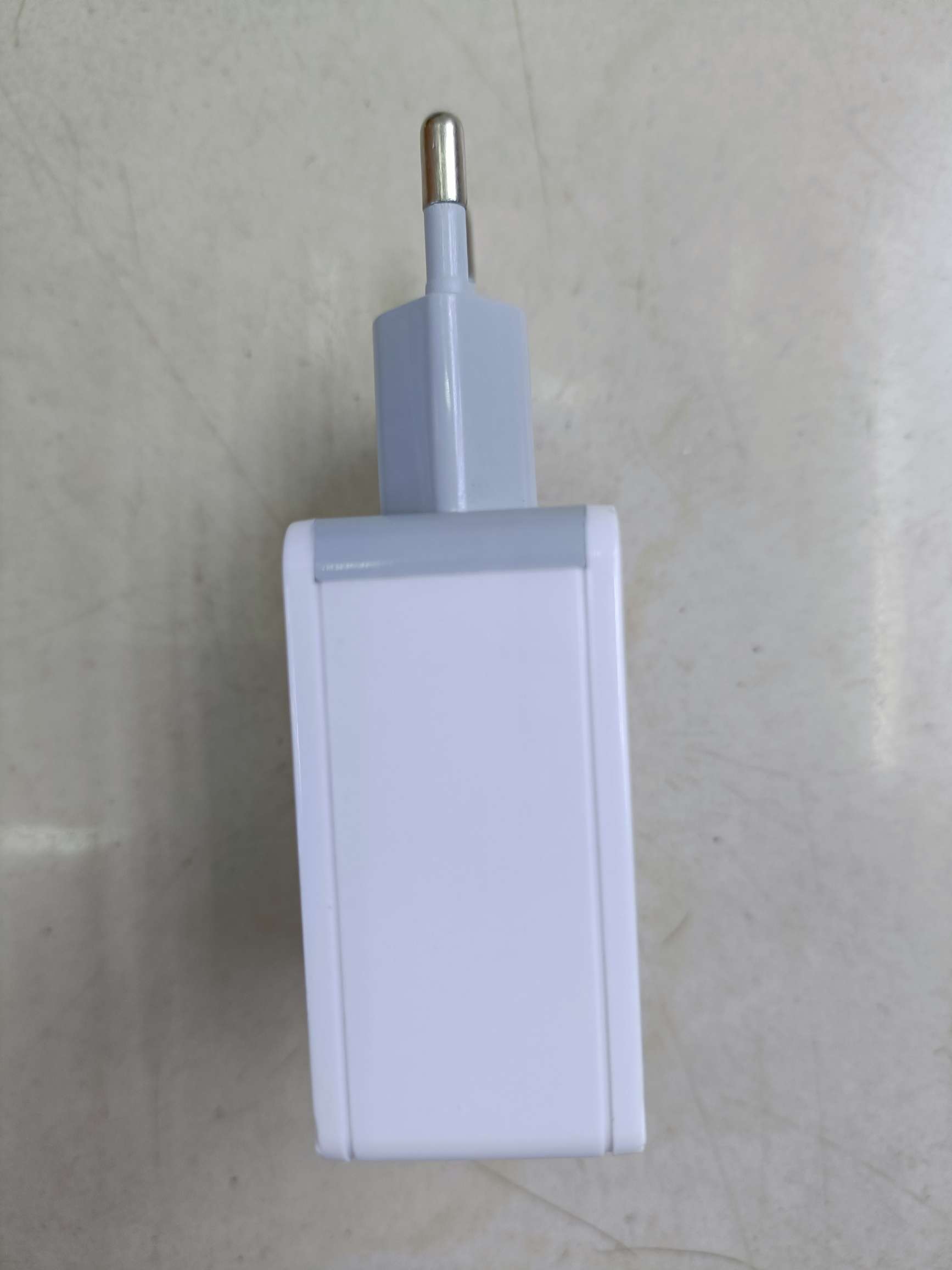 2USB triangular light-emitting charging head with light USB mobile phone charger charging head with mobile phone data cable detail image 6