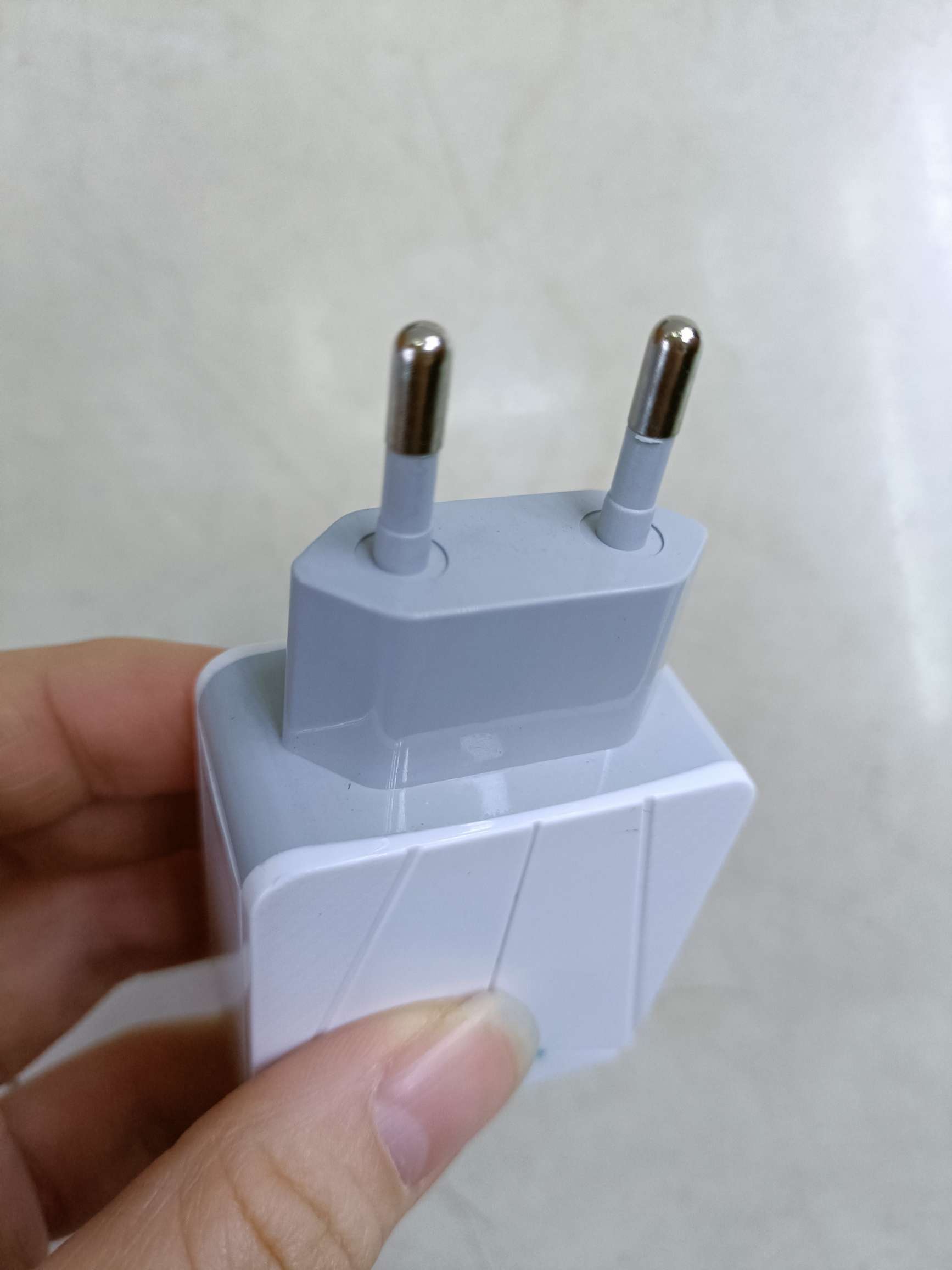 2USB triangular light-emitting charging head with light USB mobile phone charger charging head with mobile phone data cable detail image 8