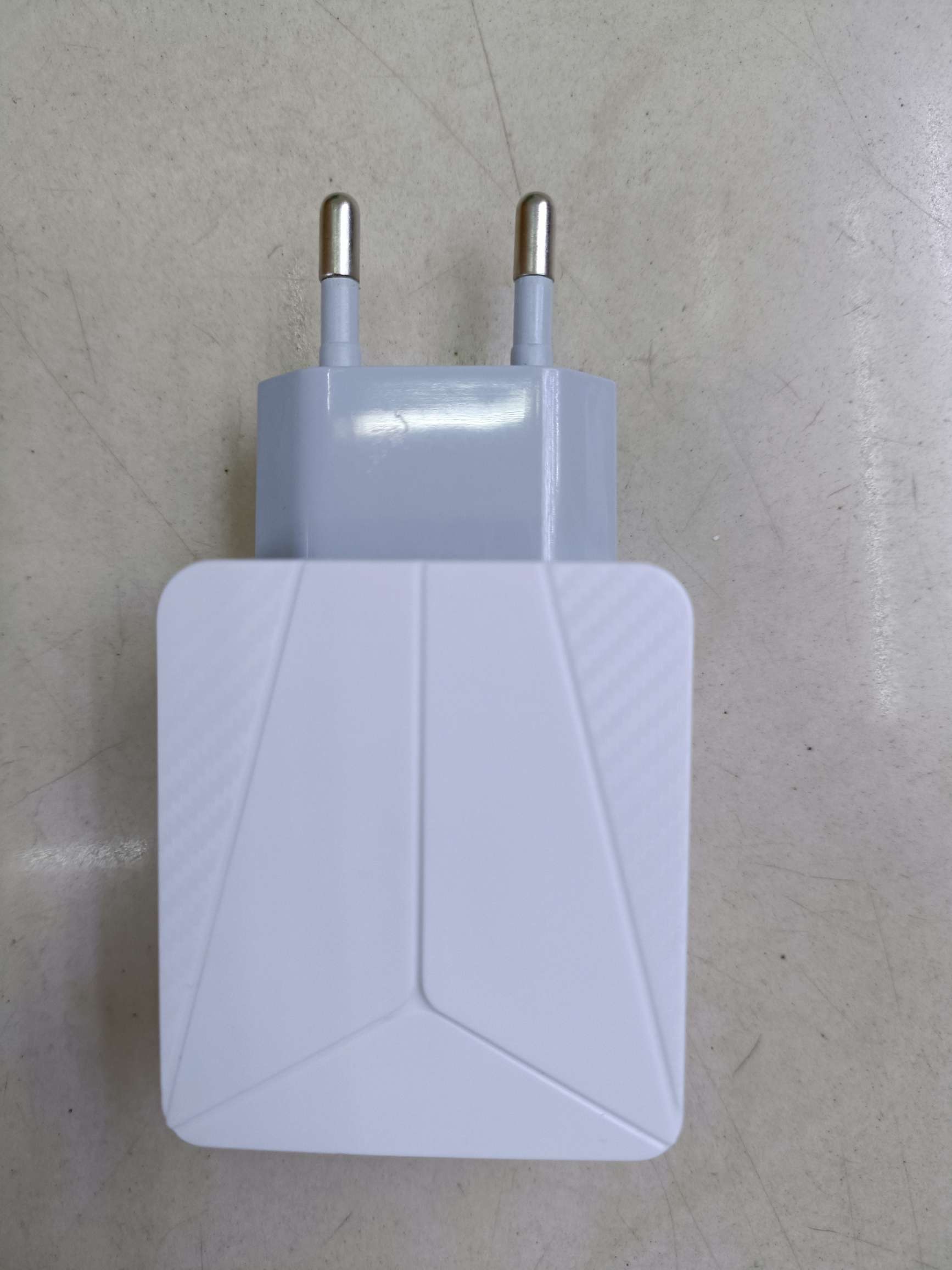 2USB triangular light-emitting charging head with light USB mobile phone charger charging head with mobile phone data cable detail image 4
