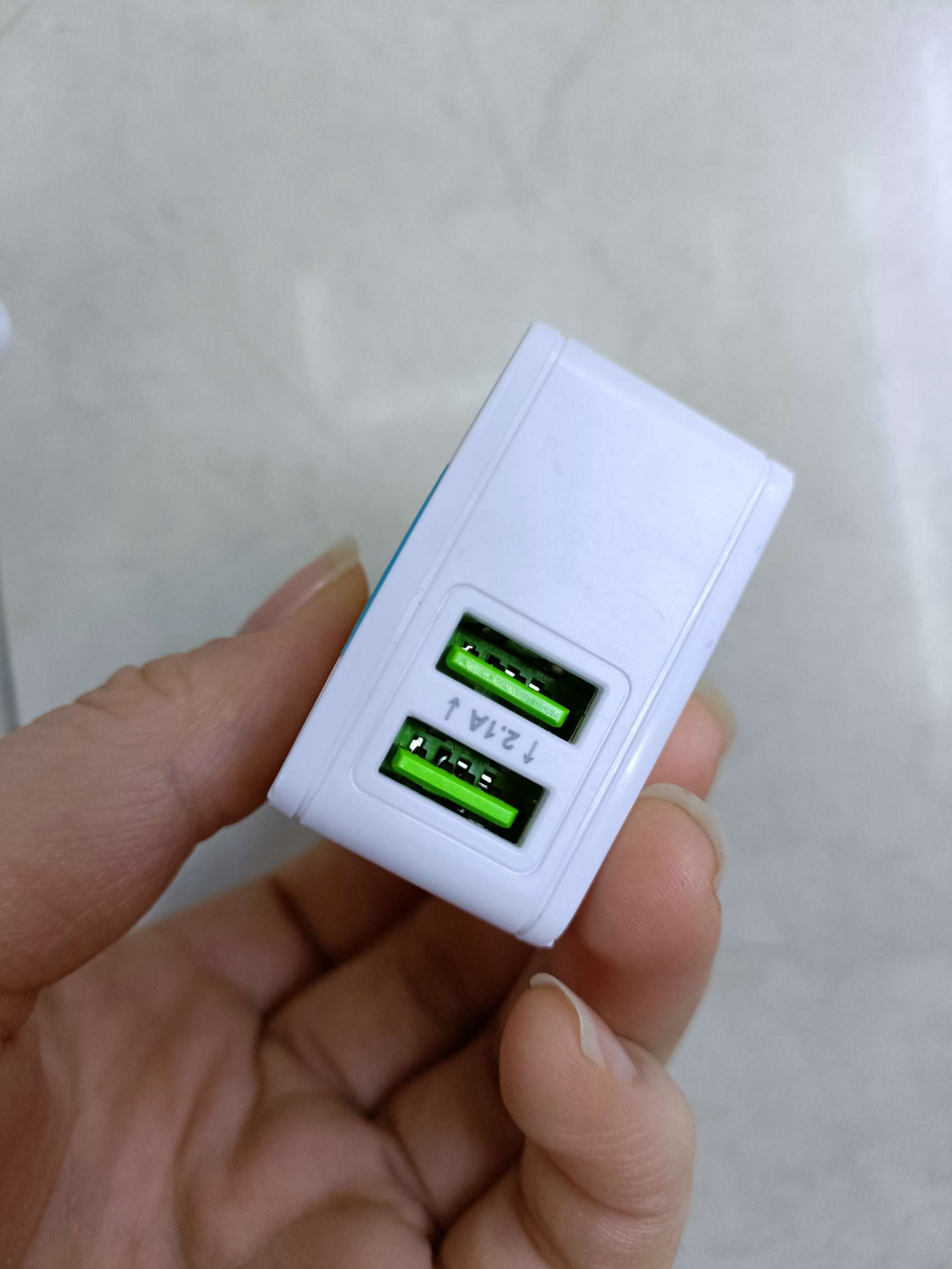 2USB triangular light-emitting charging head with light USB mobile phone charger charging head with mobile phone data cable detail image 7