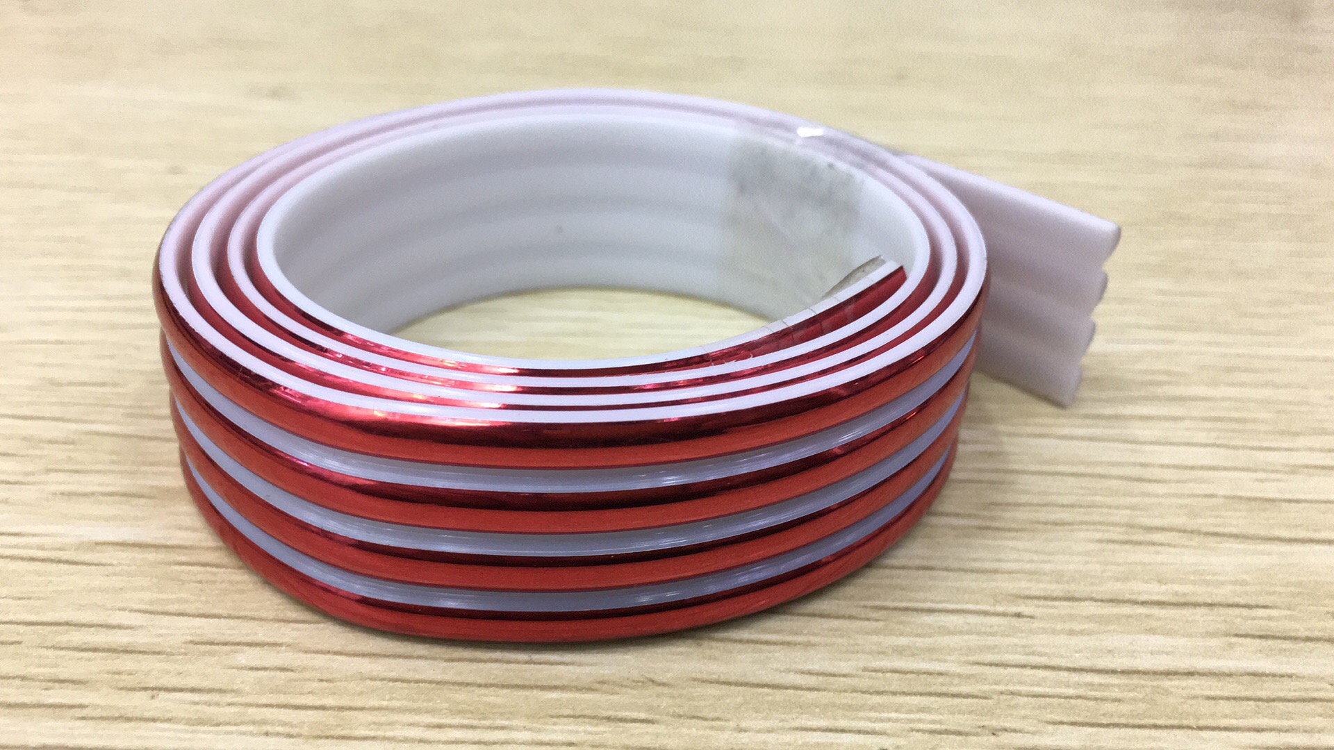 水滴贴钻/洞洞鞋配件/金属扣二脚钉/洞洞扣/带灯鞋扣细节图