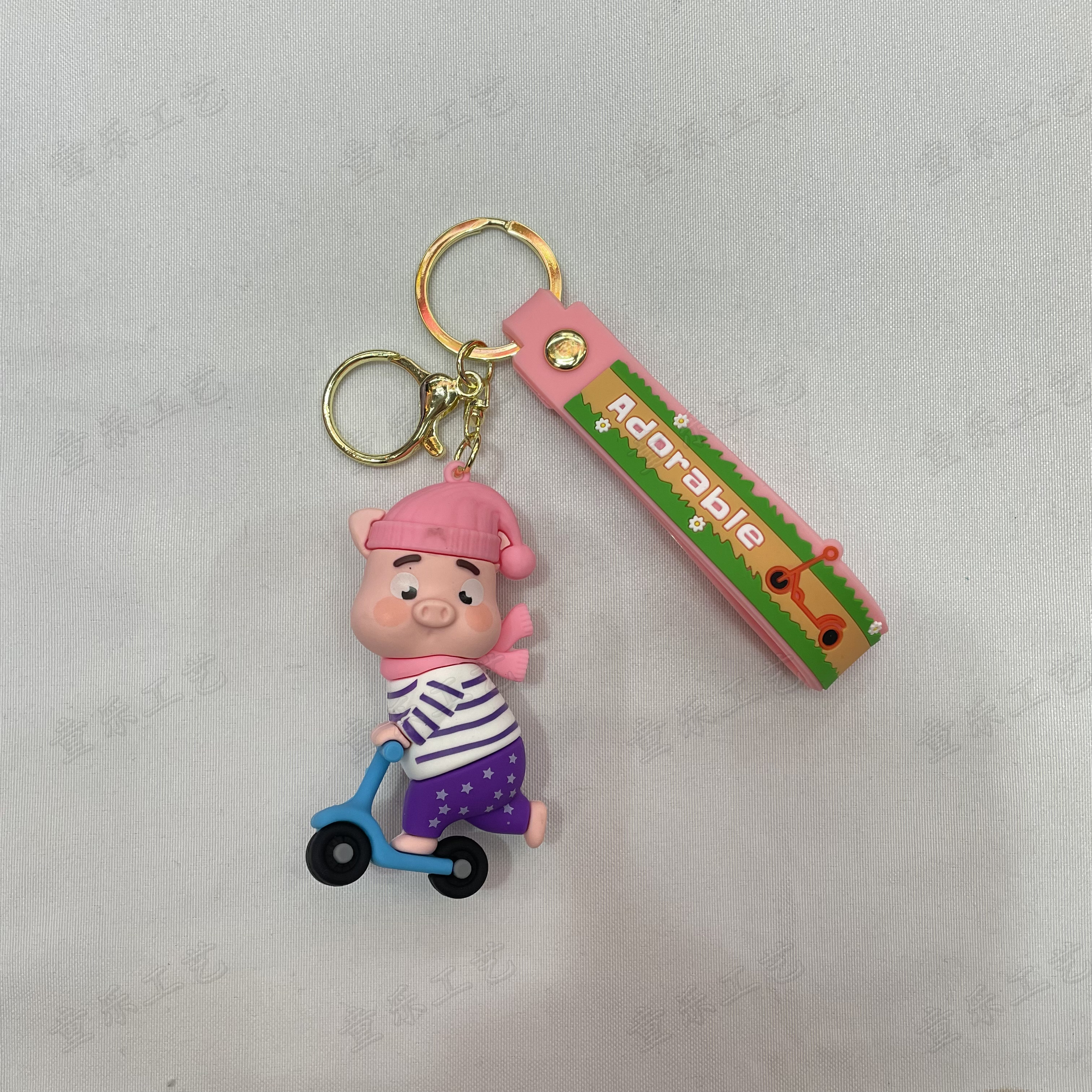 Creative scooter, little pig and little bear animal style soft rubber keychain, cartoon animal style skateboard 3D figurine pendant details Picture
