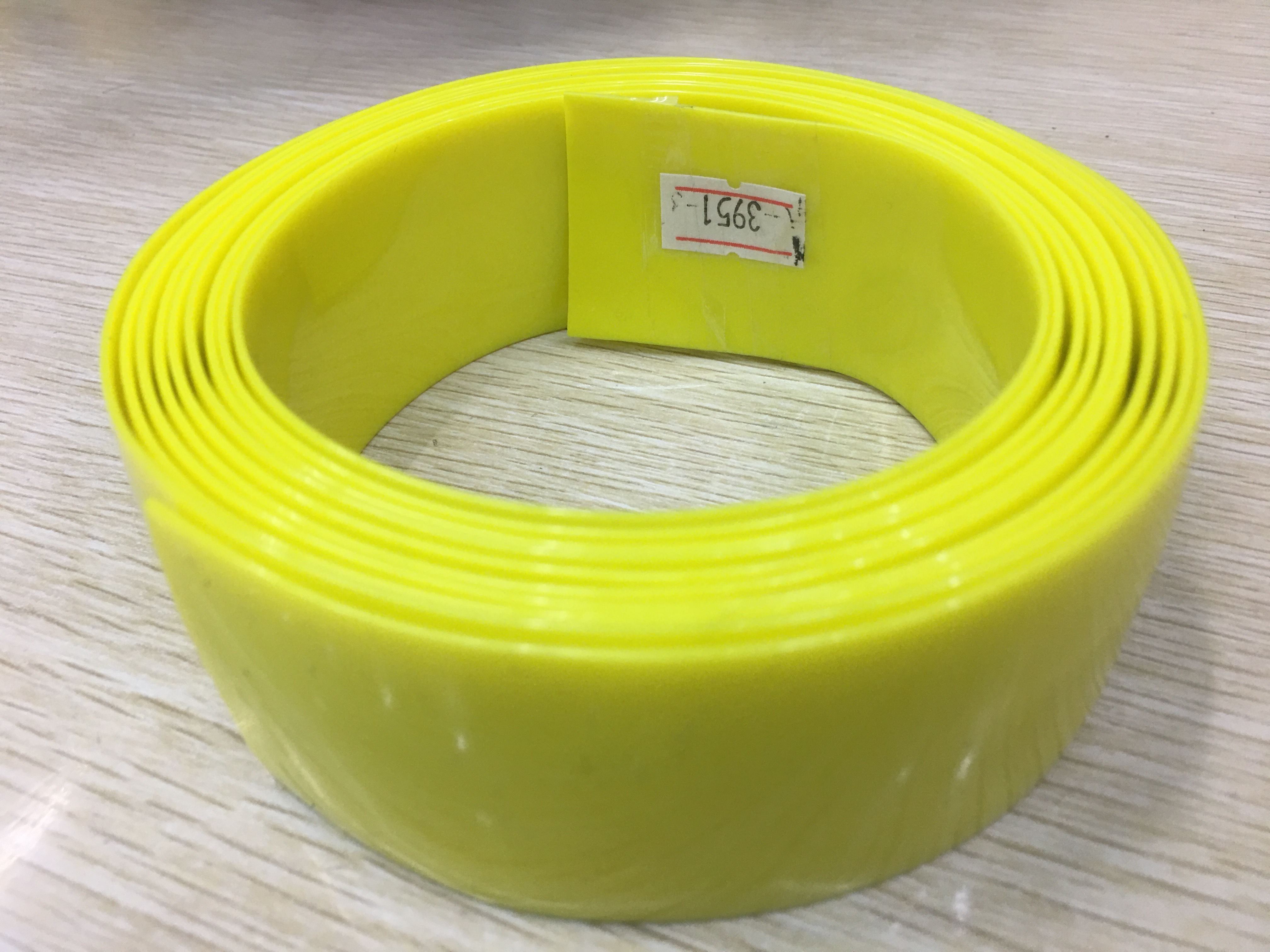 高档、环保、腰带用PVC果冻色塑料条、抽条生产厂家#箱包边缘包边