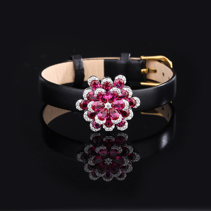 The new autumn and winter collection of luxurious jewelry on Douyin features a realistic red corundum flower set detail image 7