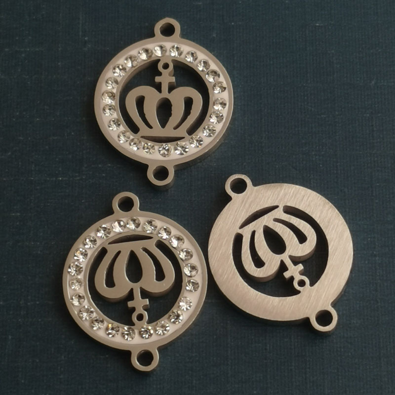 Factory wholesale of micro-inlaid accessories, crown pendants, diy bracelets and strings, zircon jewelry accessories and accessories