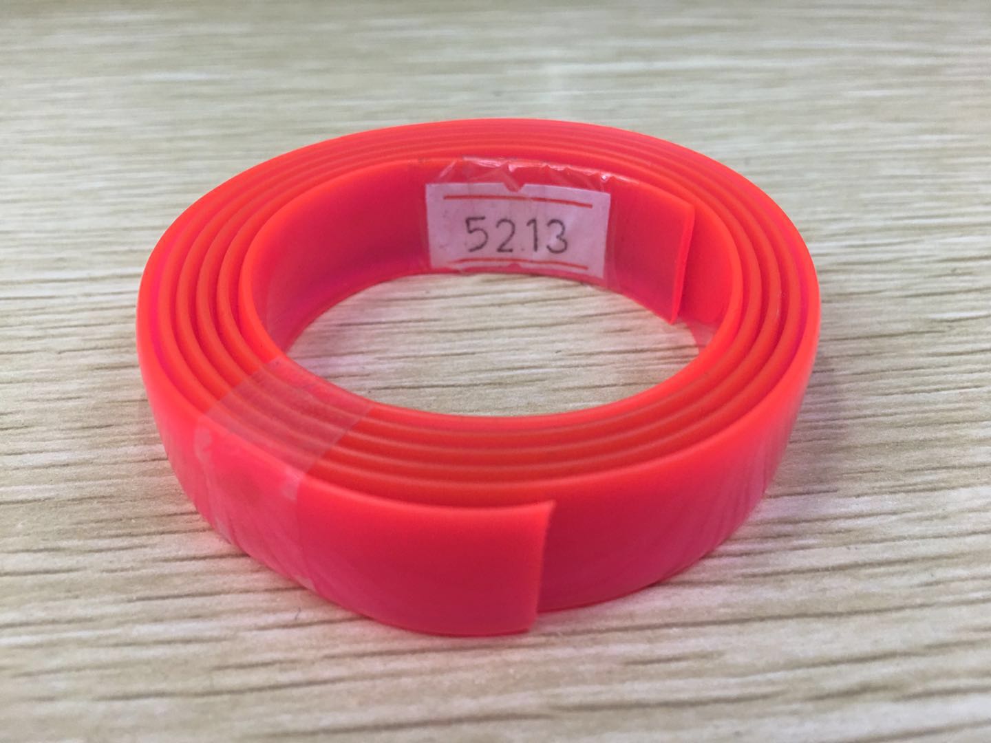 水滴贴钻/洞洞鞋配件/金属扣二脚钉/洞洞扣/带灯鞋扣产品图