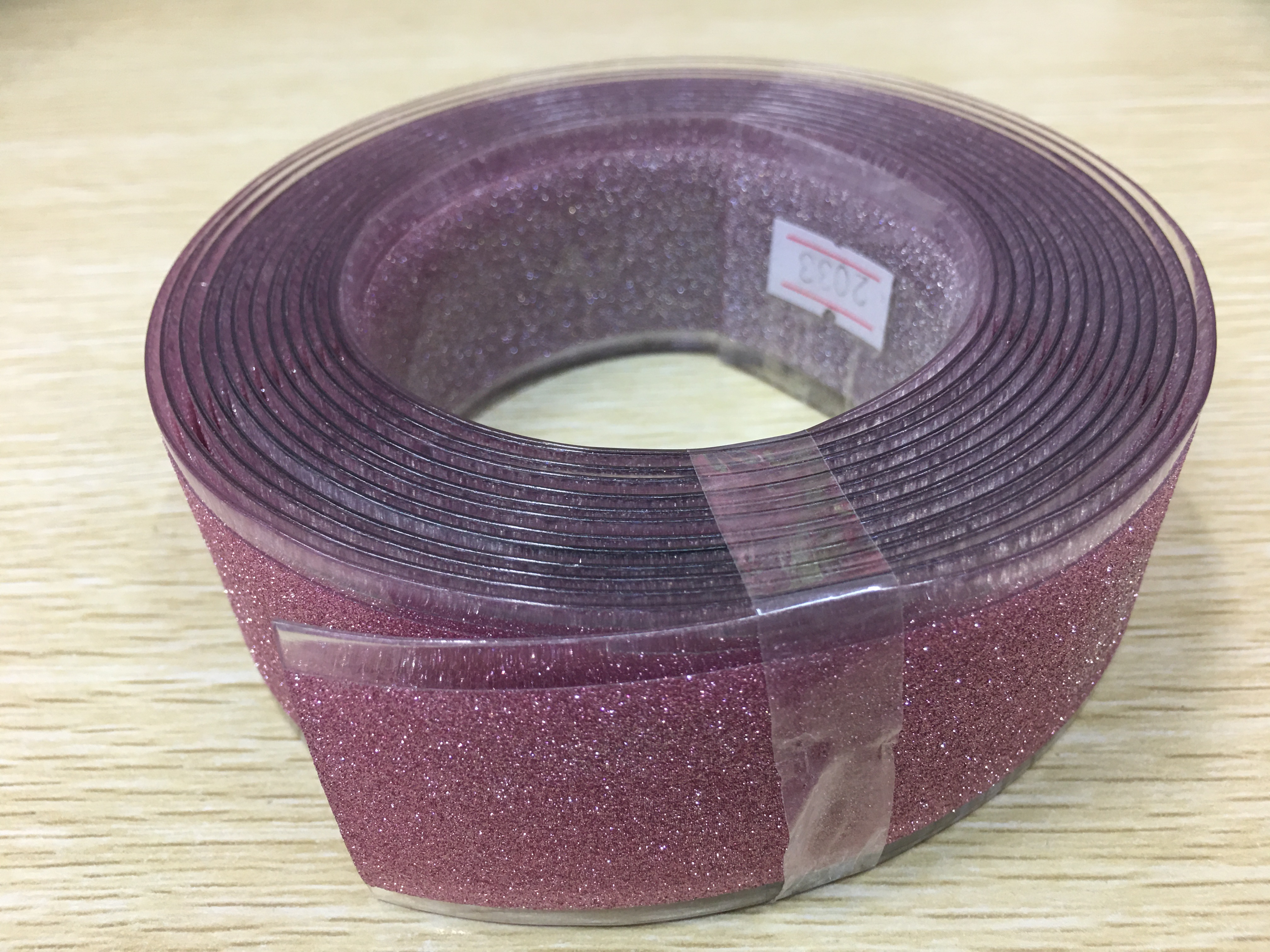 2020台达塑胶研发新款高档PVC鞋面材料，PVC外贴格力特鞋面抽条编