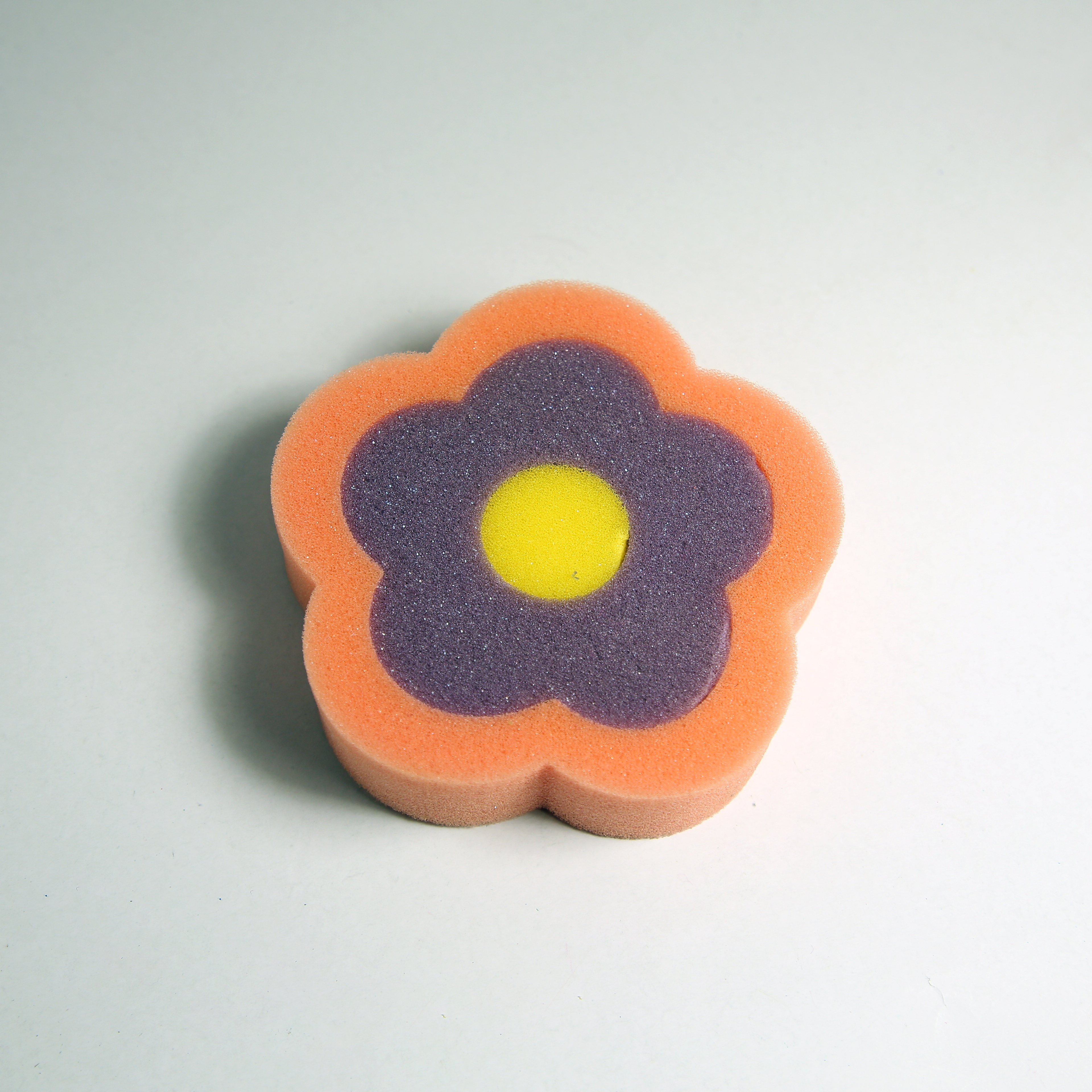 Wholesale of single-piece cartoon sponge cleaning products details Picture