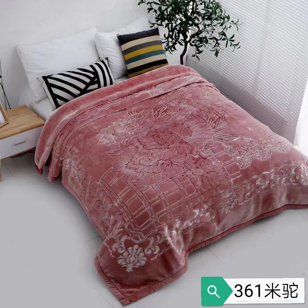 New bedding products in 2025: cloud blanket, enlarged, warm and edged-wrapped cloud blanket, wedding blanket, Angolan blanket, wedding blanket, Tencel cloud blanket